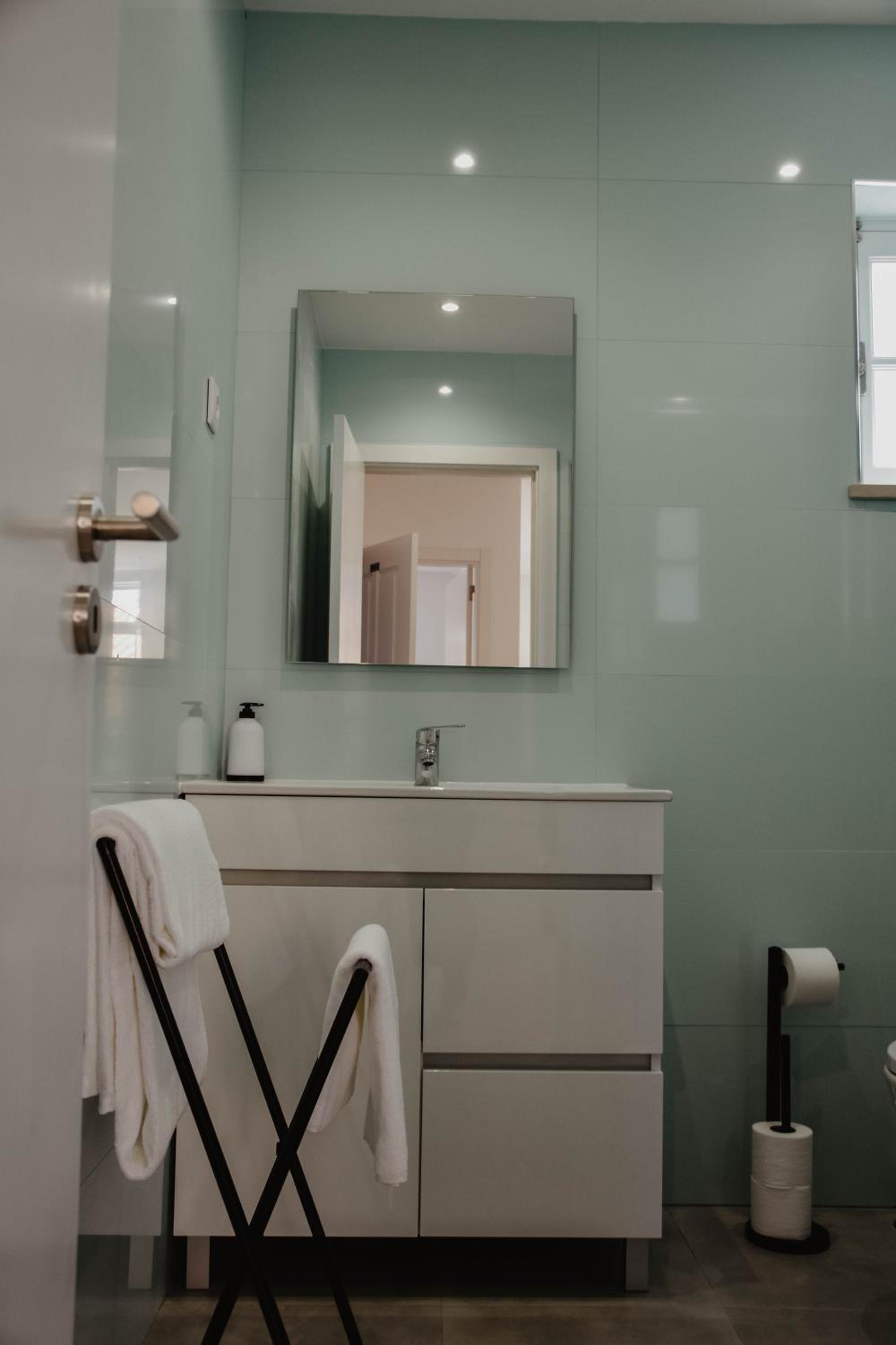 One-Bedroom Apartment - Photo 3