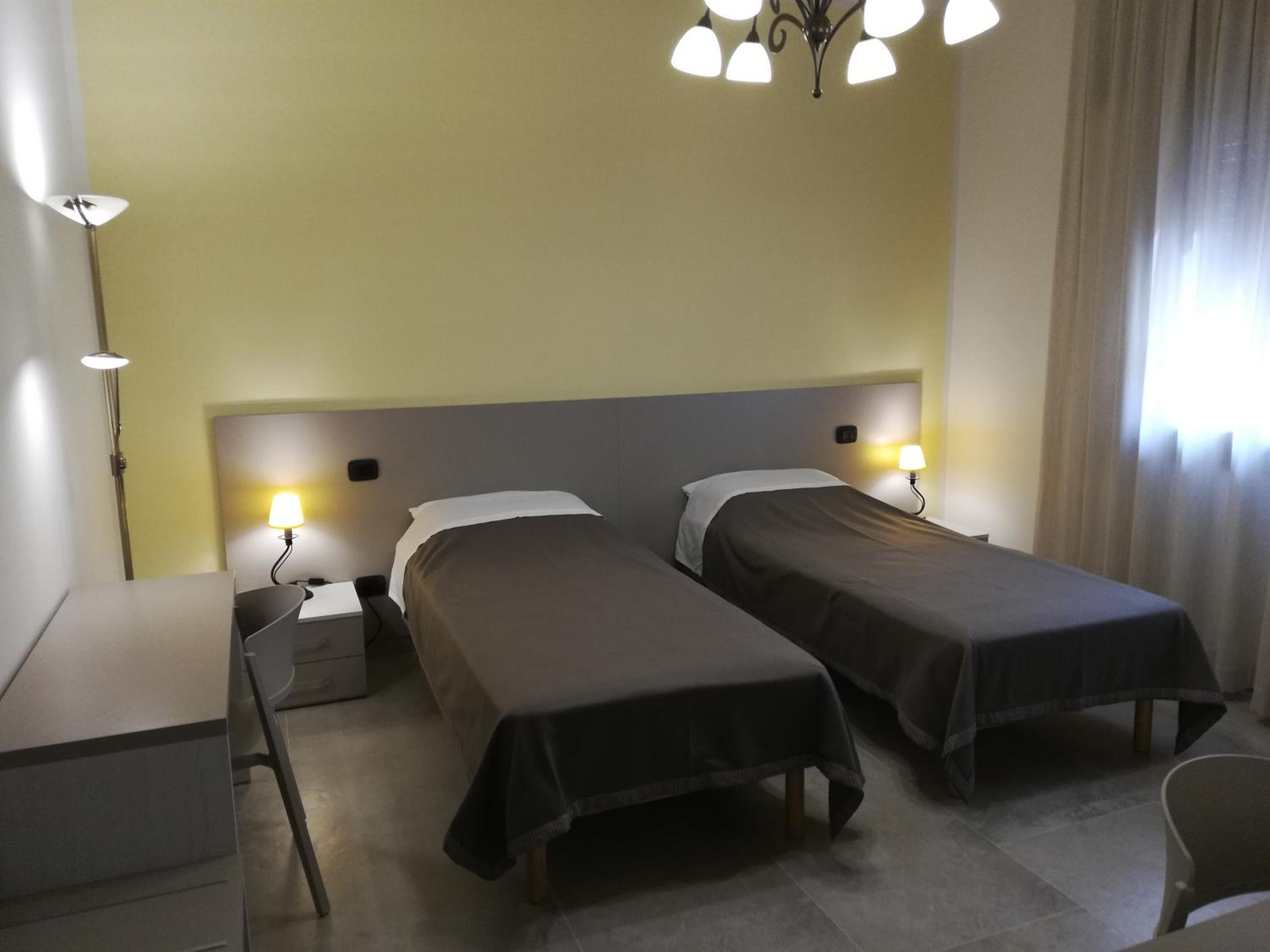 Double or Twin Room - Photo 8