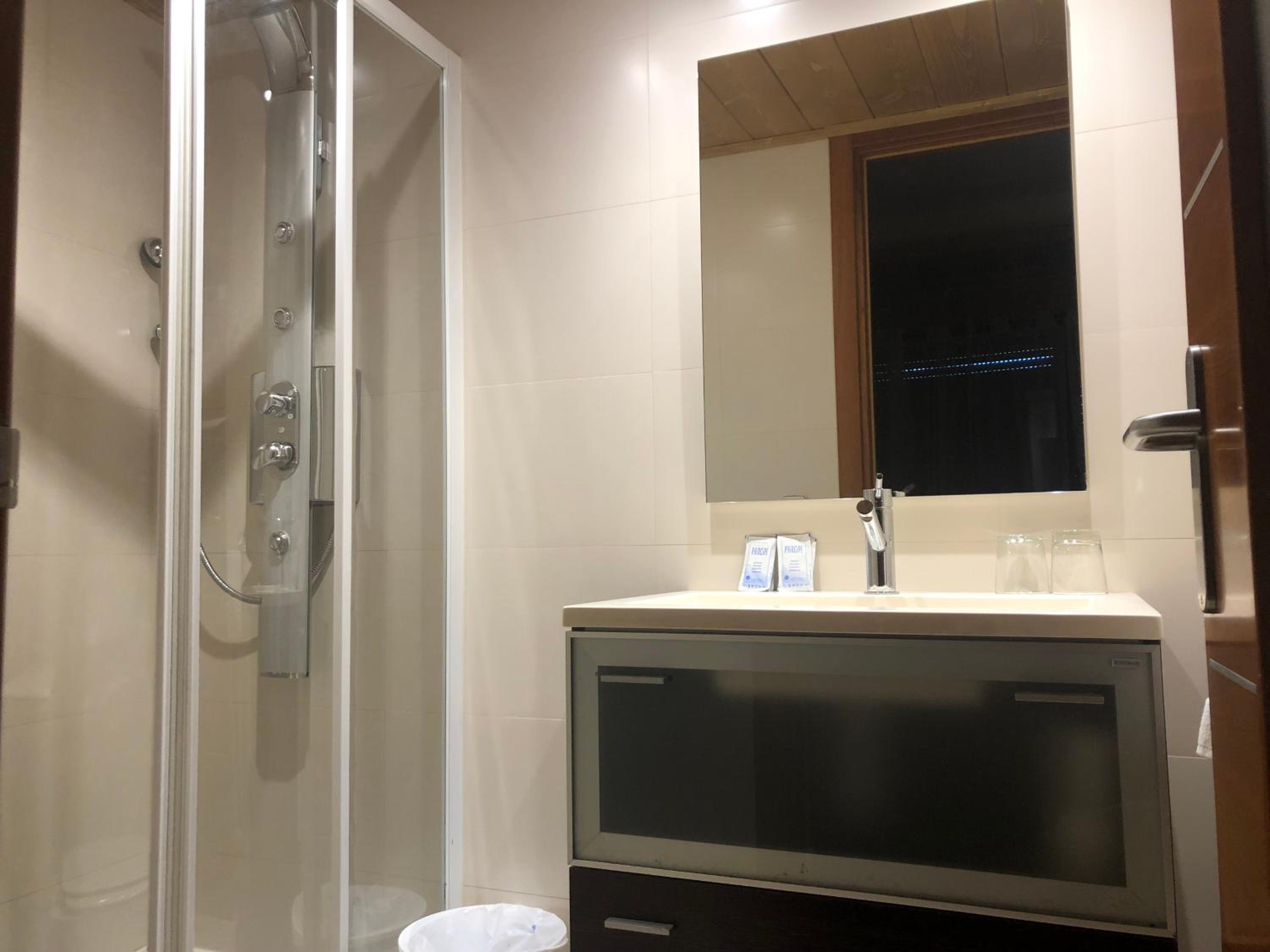 Double or Twin Room photo 3