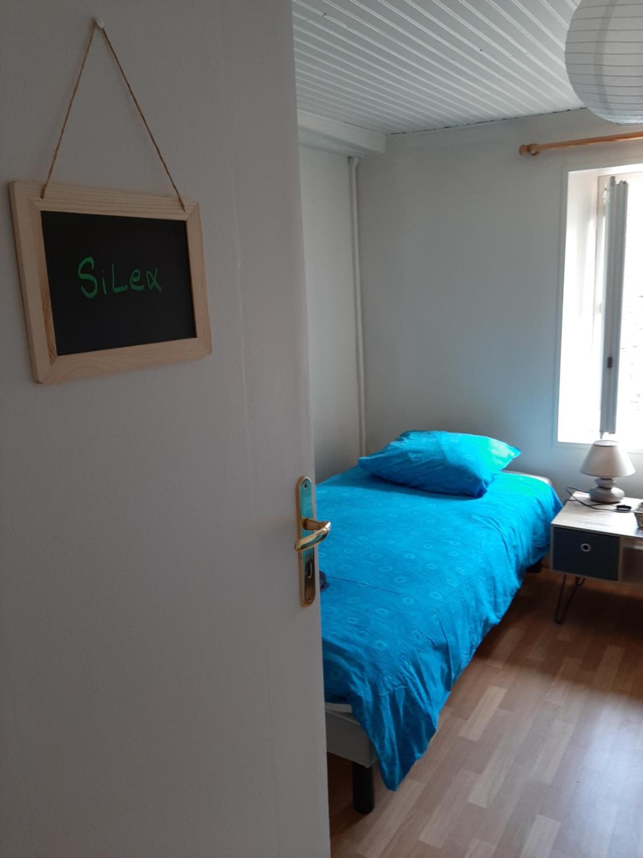 Standard Twin Room photo 2