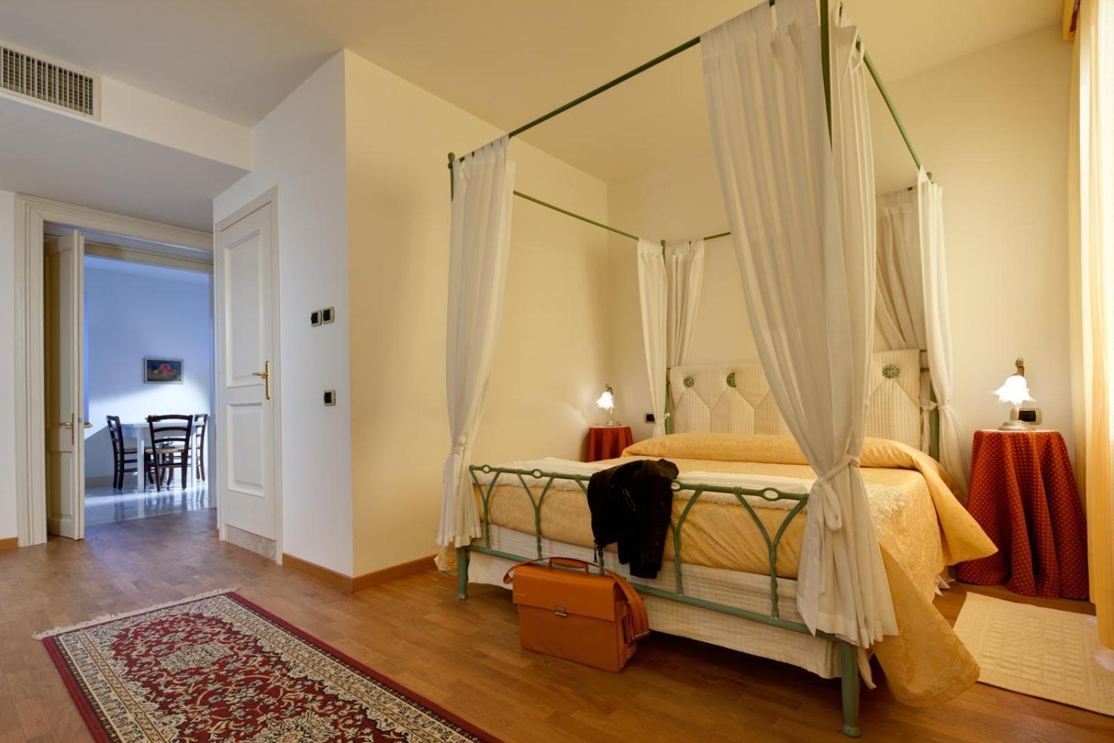 One-Bedroom Apartment photo 3