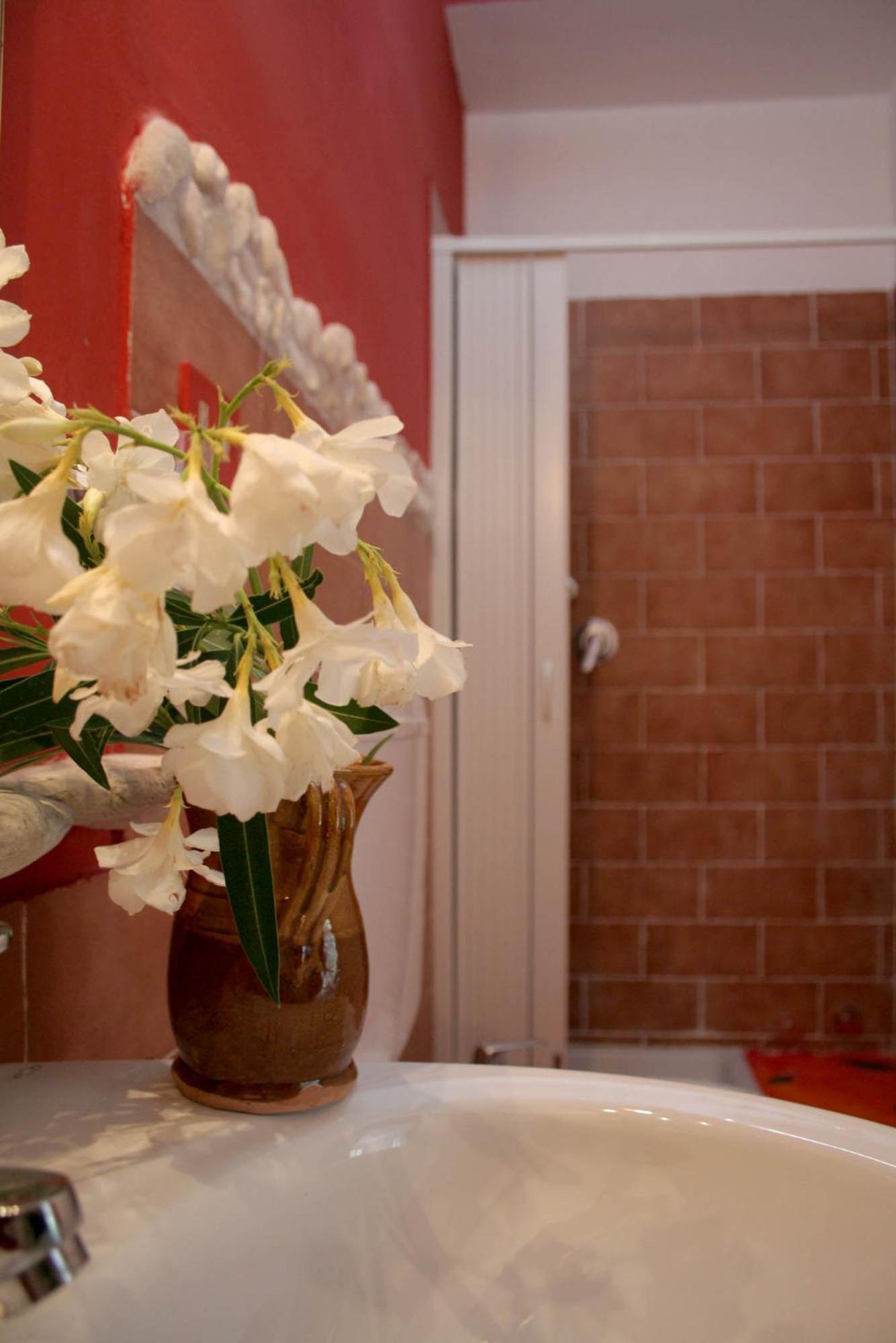 Quadruple Room with Garden View - Photo 4