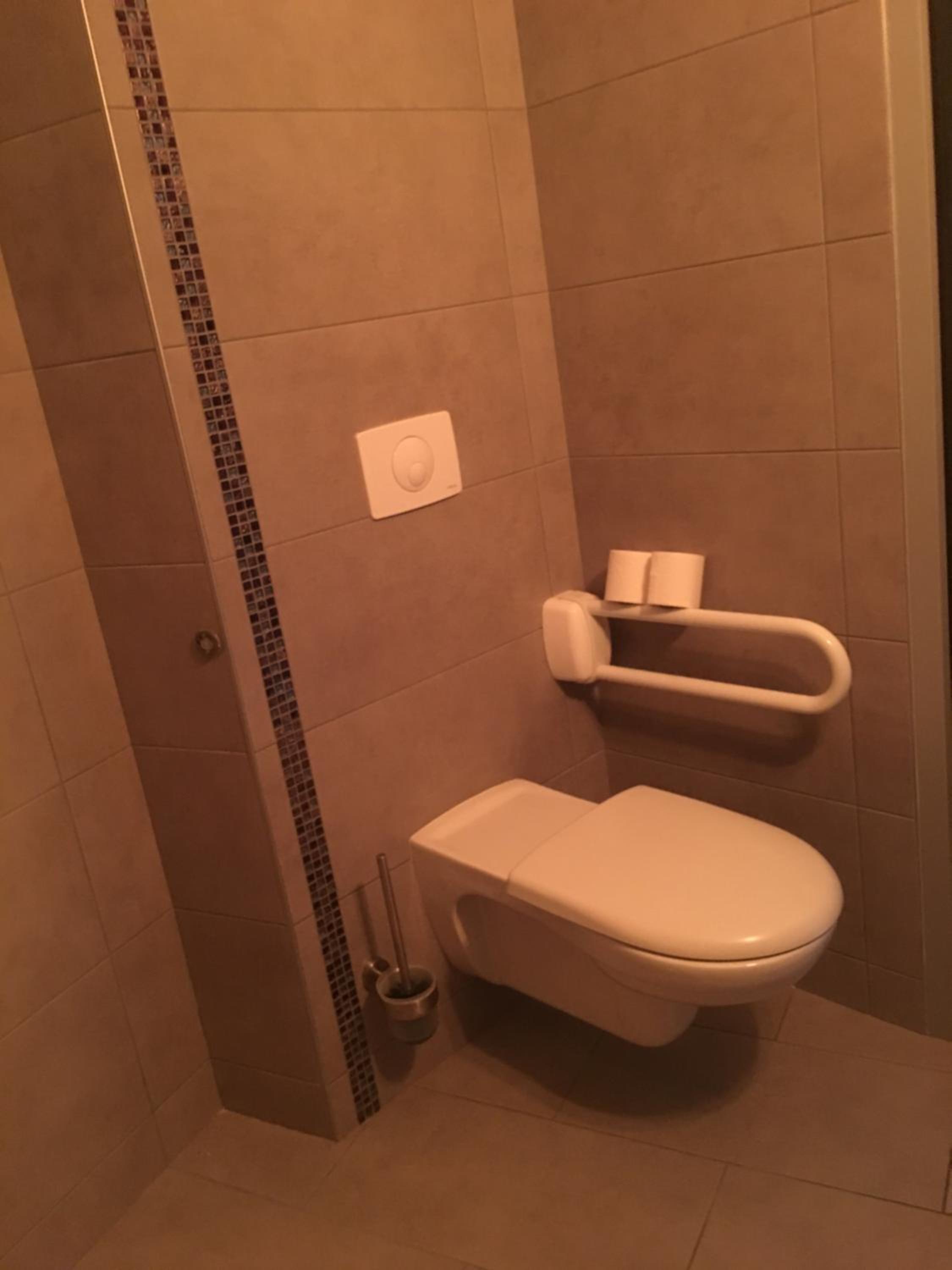 Double Room - Disability Access photo 2