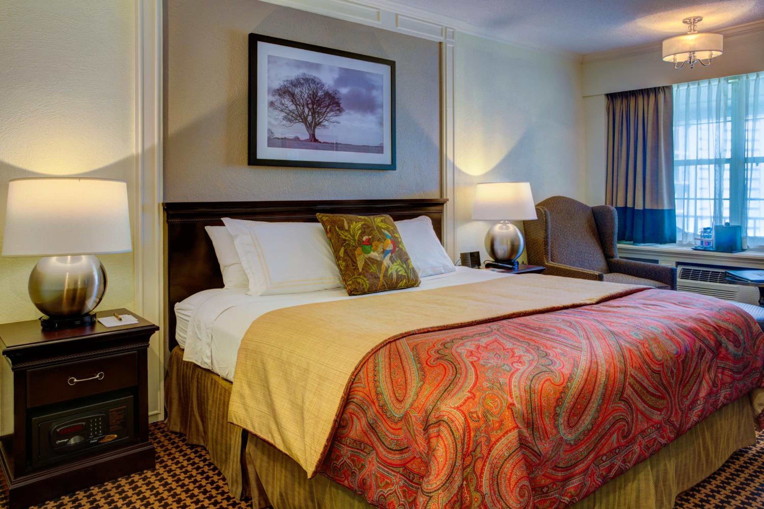 Standard King Room photo 1
