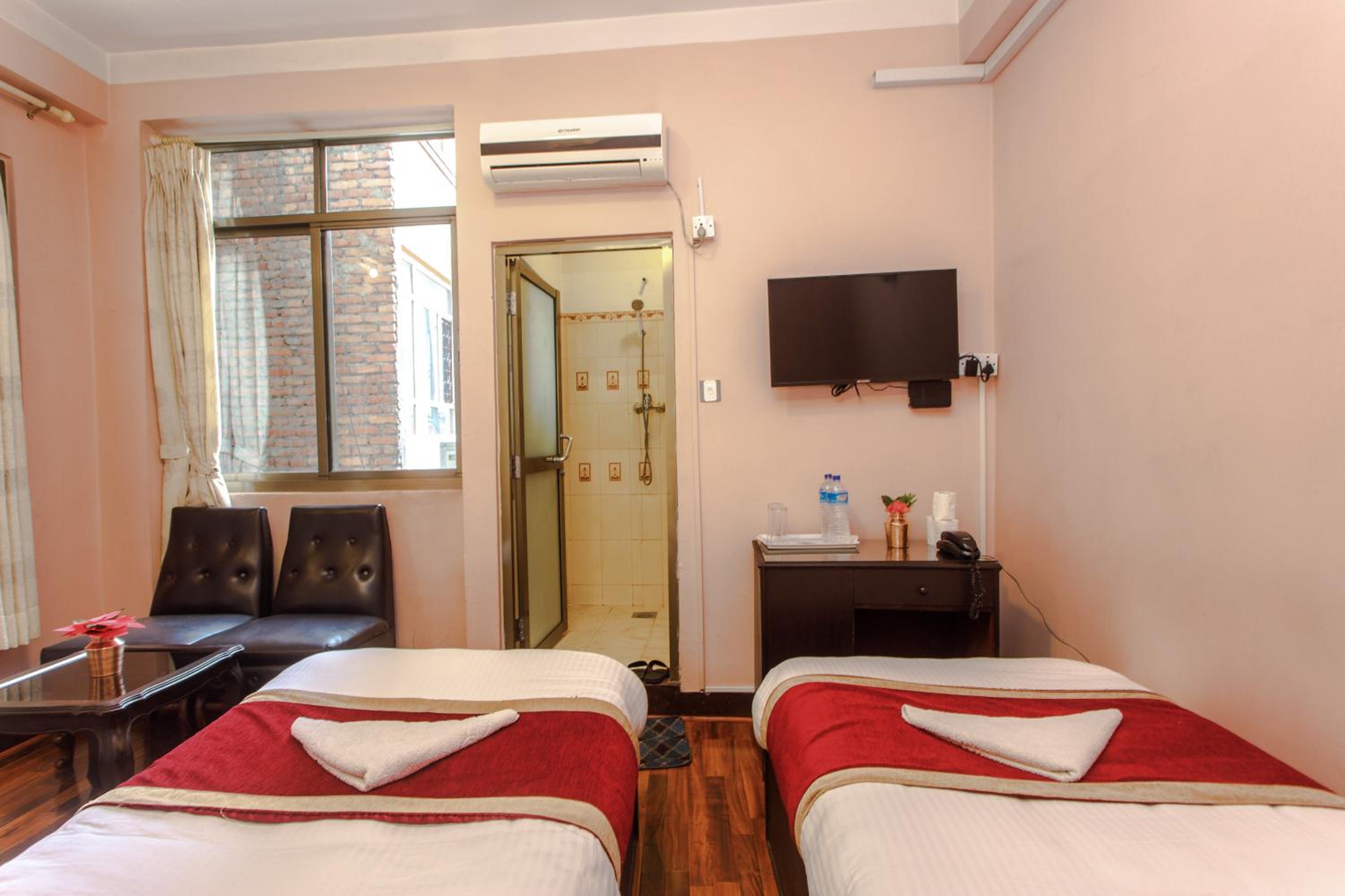 Standard Twin Room with 24-hour Check-in photo 2
