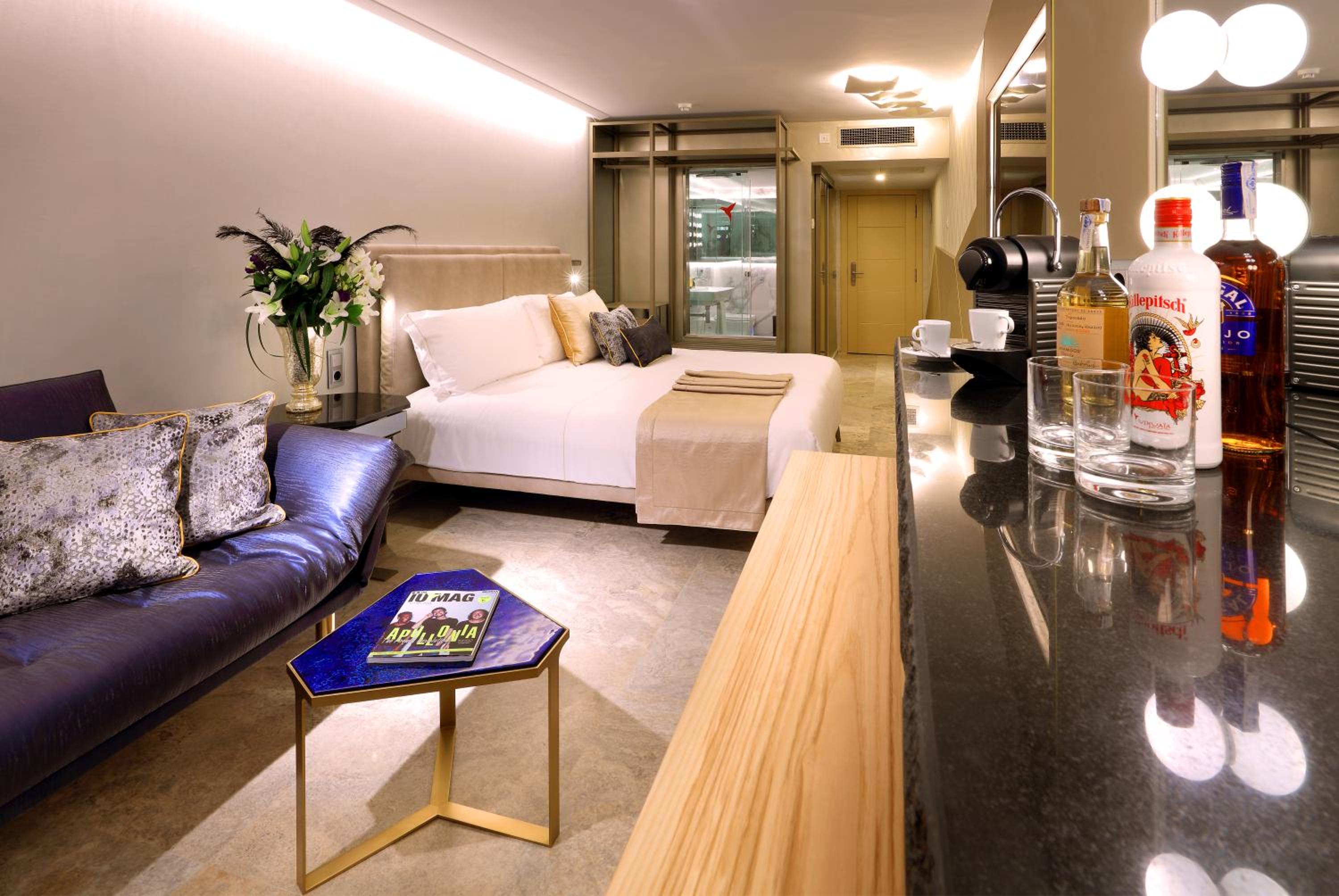 Superior Double Or Twin Room - Party All Night Long photo 1
