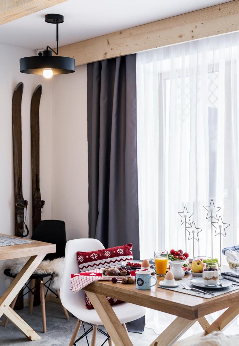 Double Room with Balcony - Photo 10