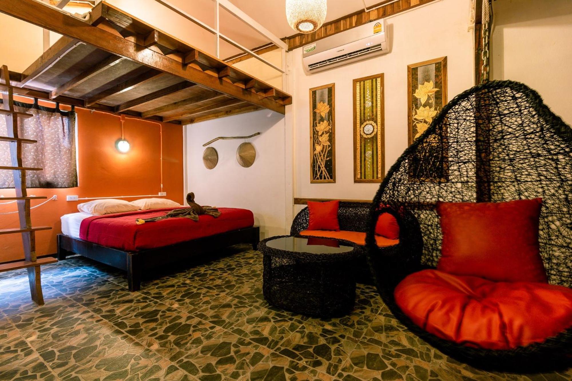 Deluxe Family Room - Photo 3