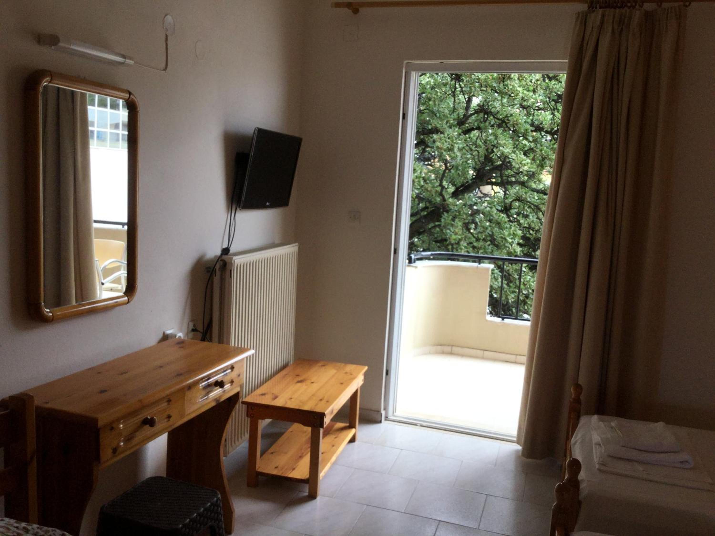 Apartment with Mountain View (3 Adults) - Photo 18