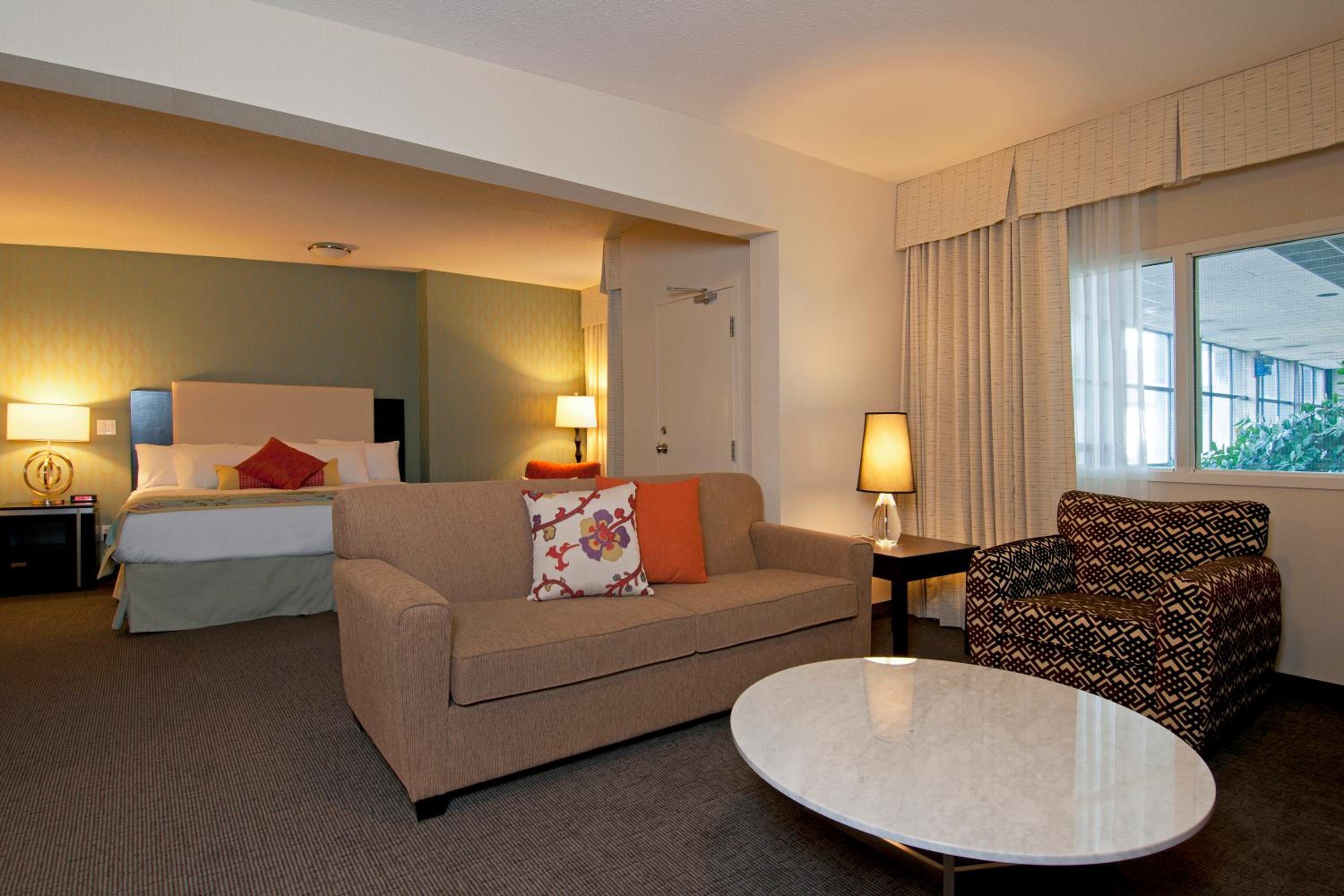 Coast Honeymoon Suite - Photo 3