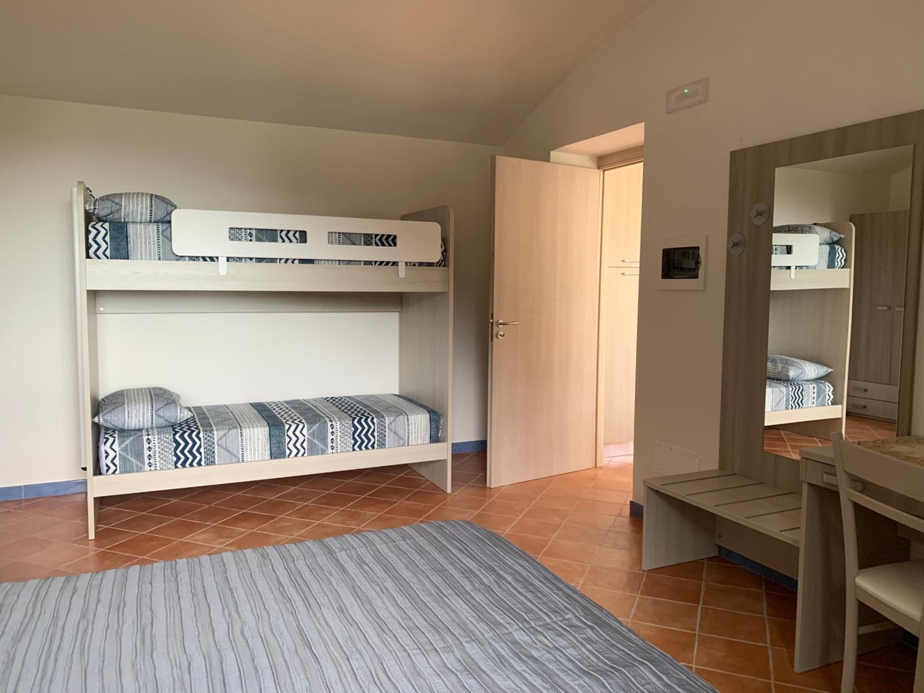 One-Bedroom House - Photo 7