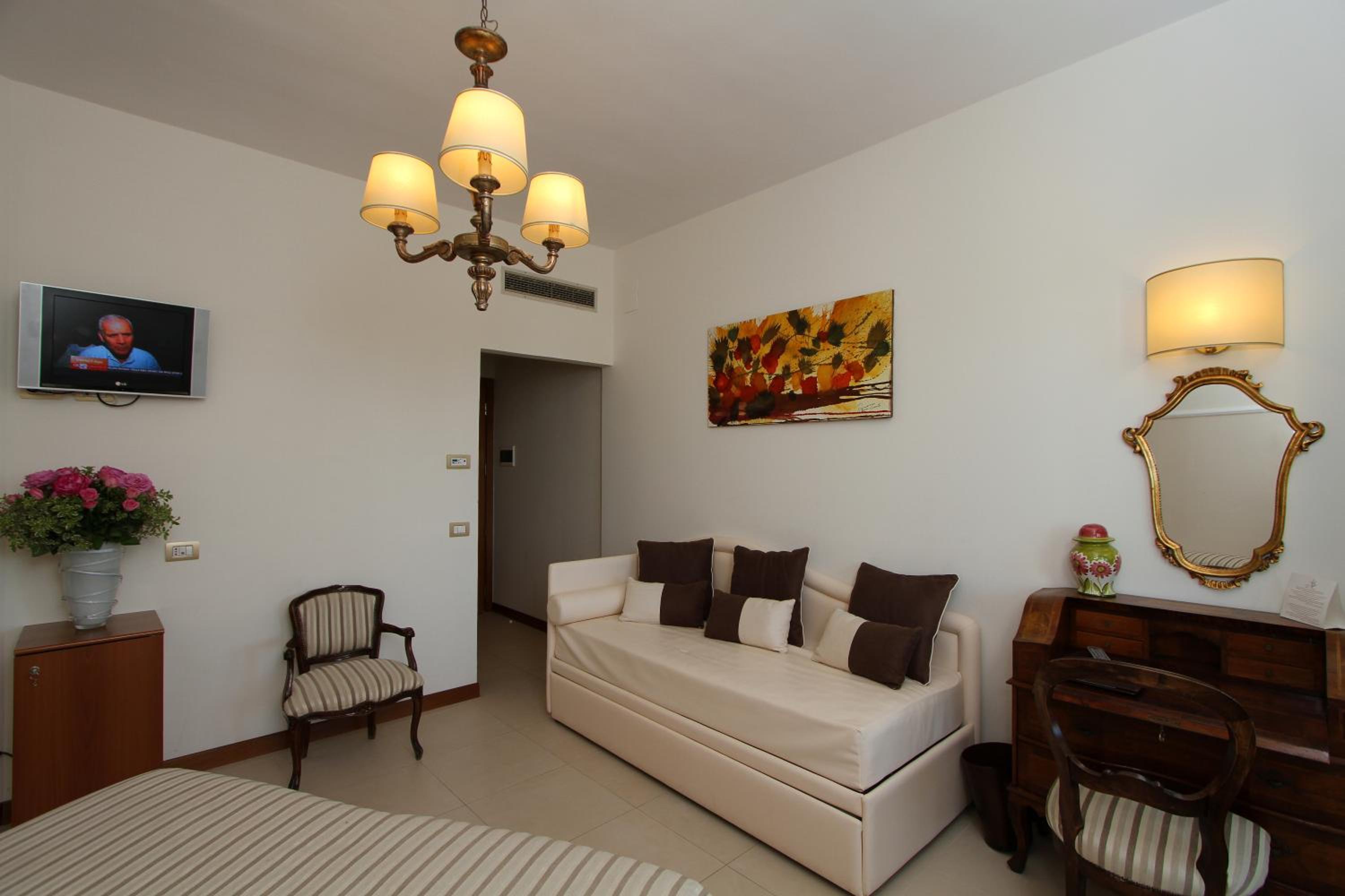 Classic Quadruple Room