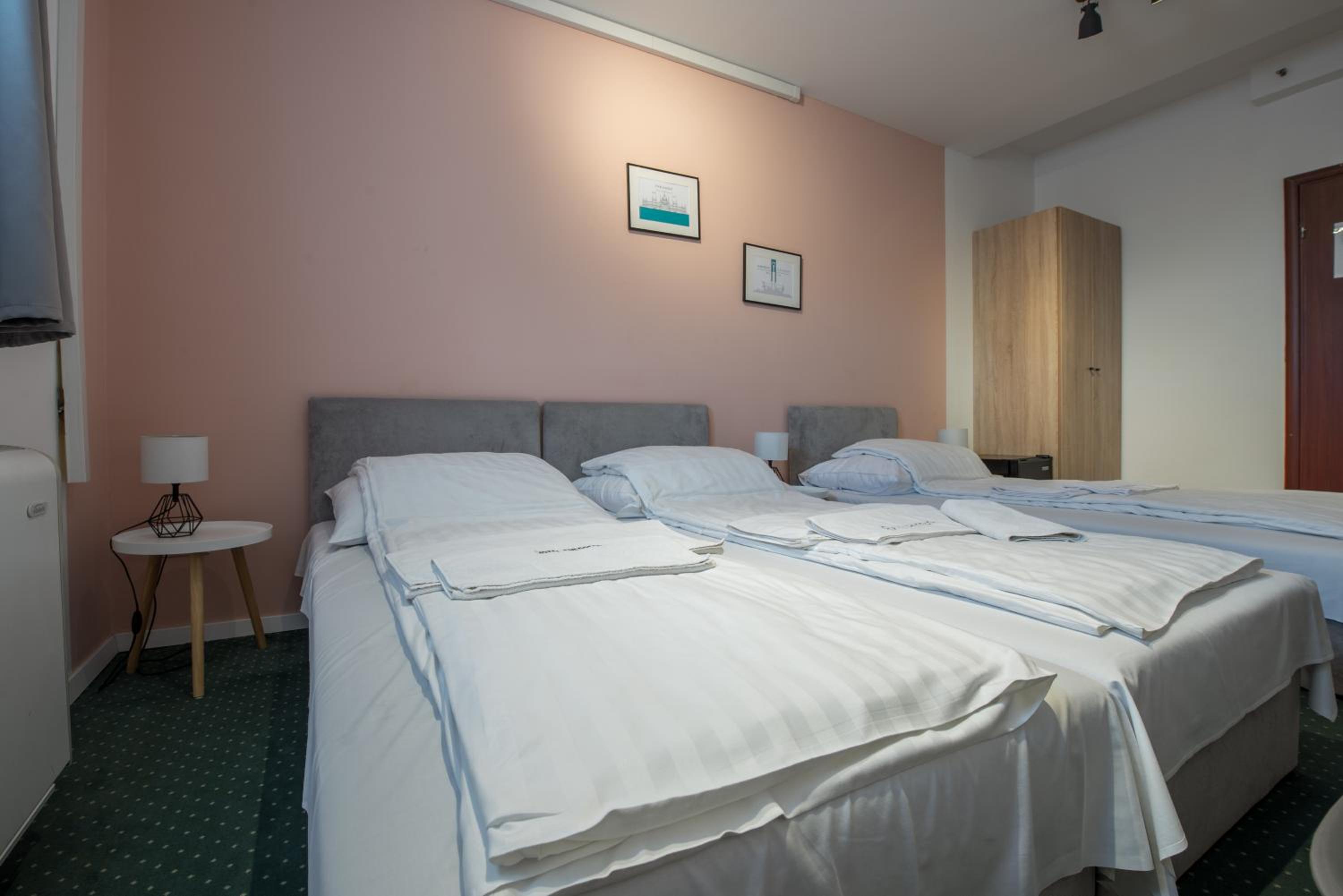 Compact Triple Room