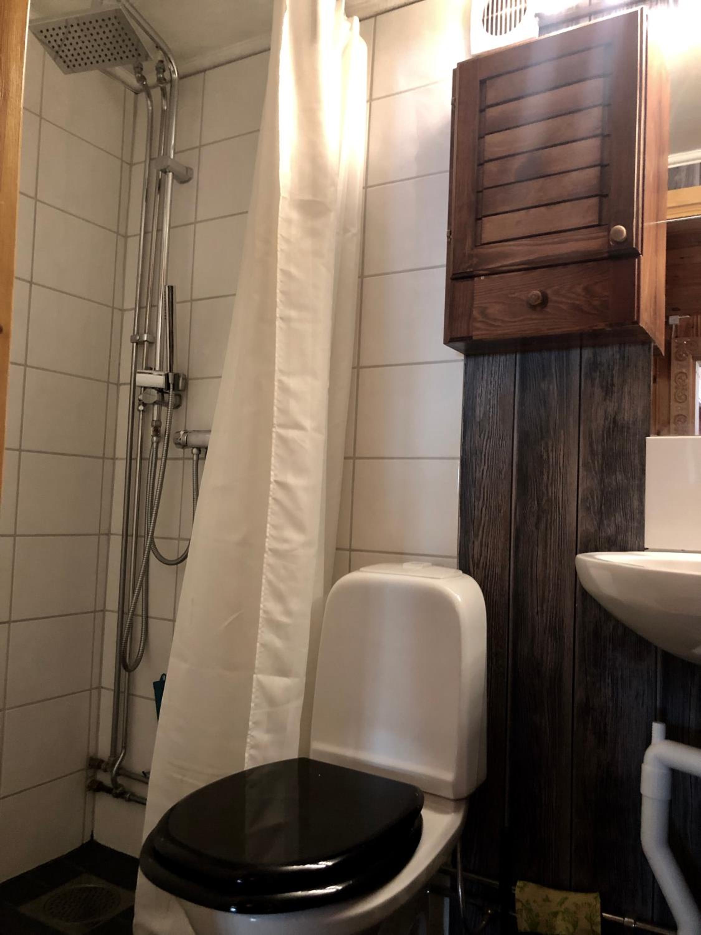 Two-Bedroom House - Photo 20