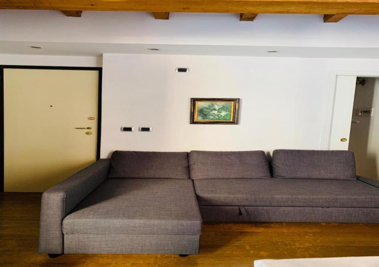 One-Bedroom Apartment - Photo 5