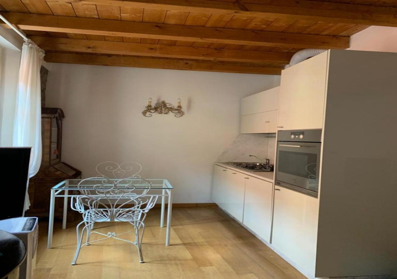 One-Bedroom Apartment - Photo 12