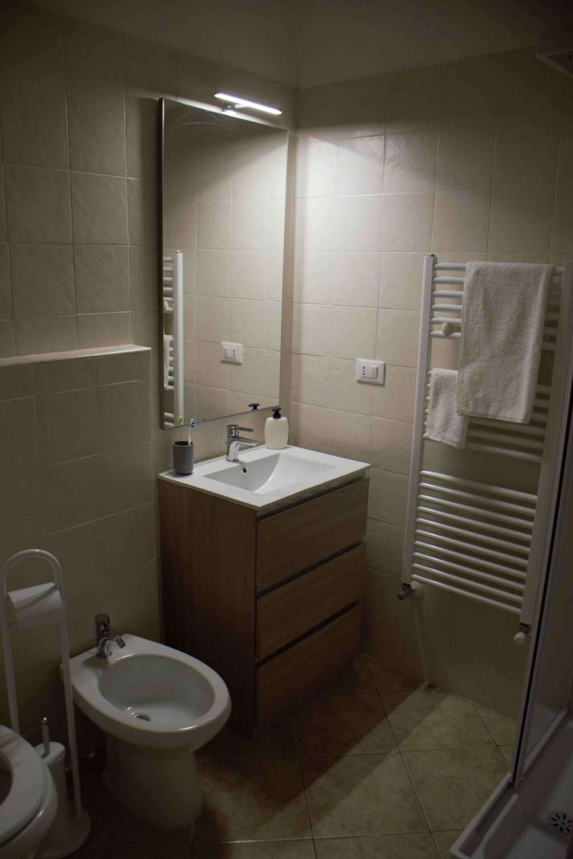 Double Room - Photo 3
