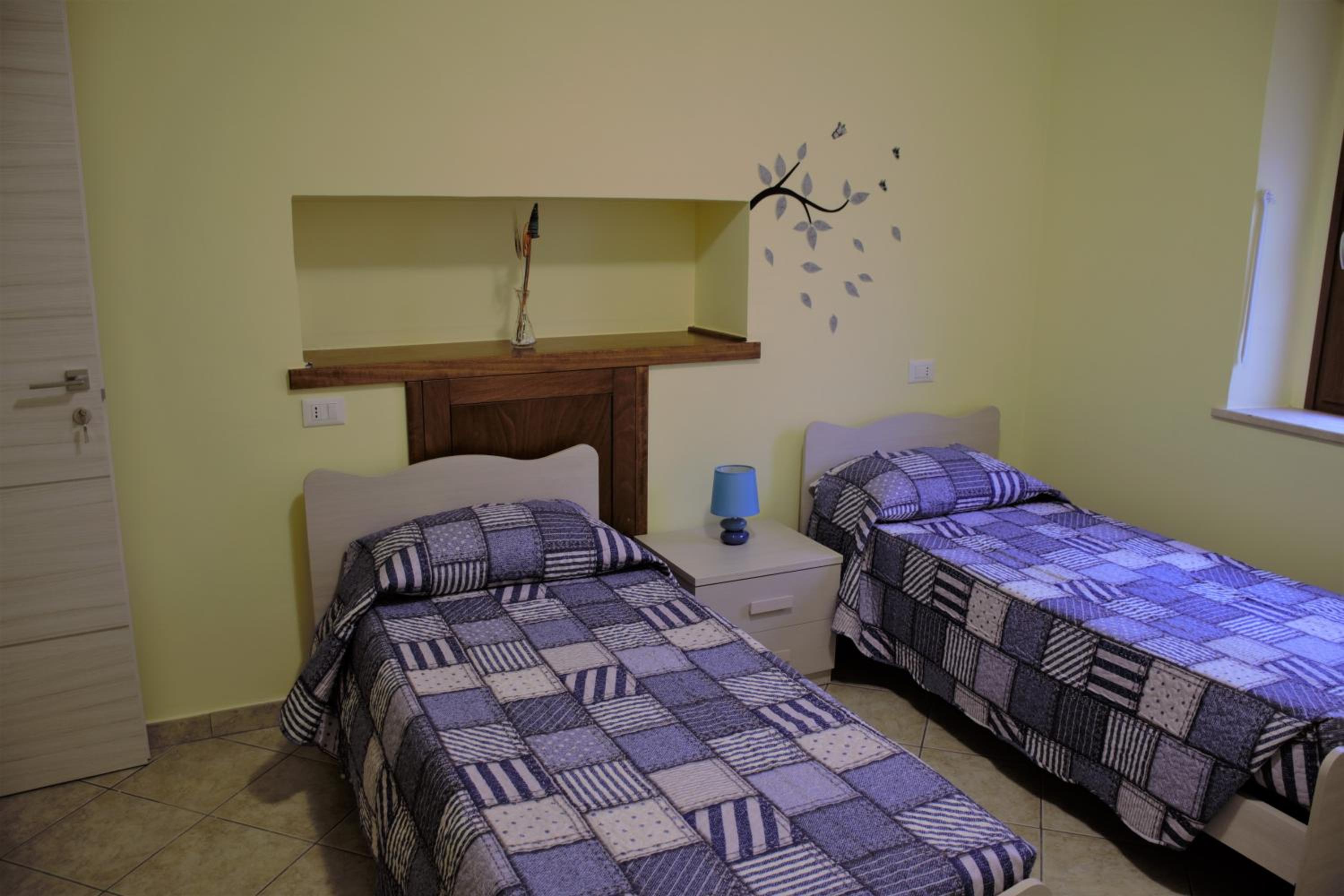 Twin Room - Photo 1