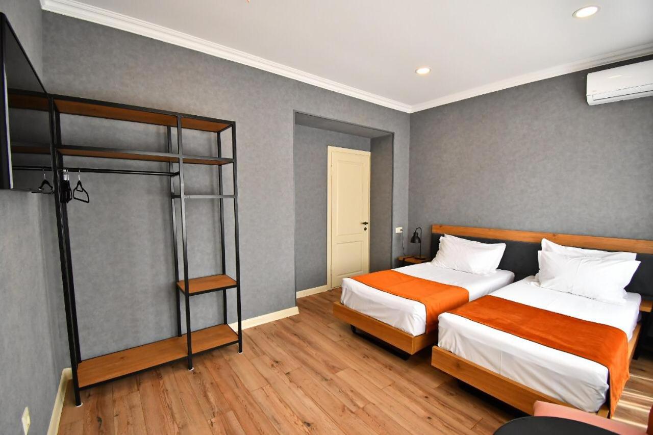 Double or Twin Room photo 3