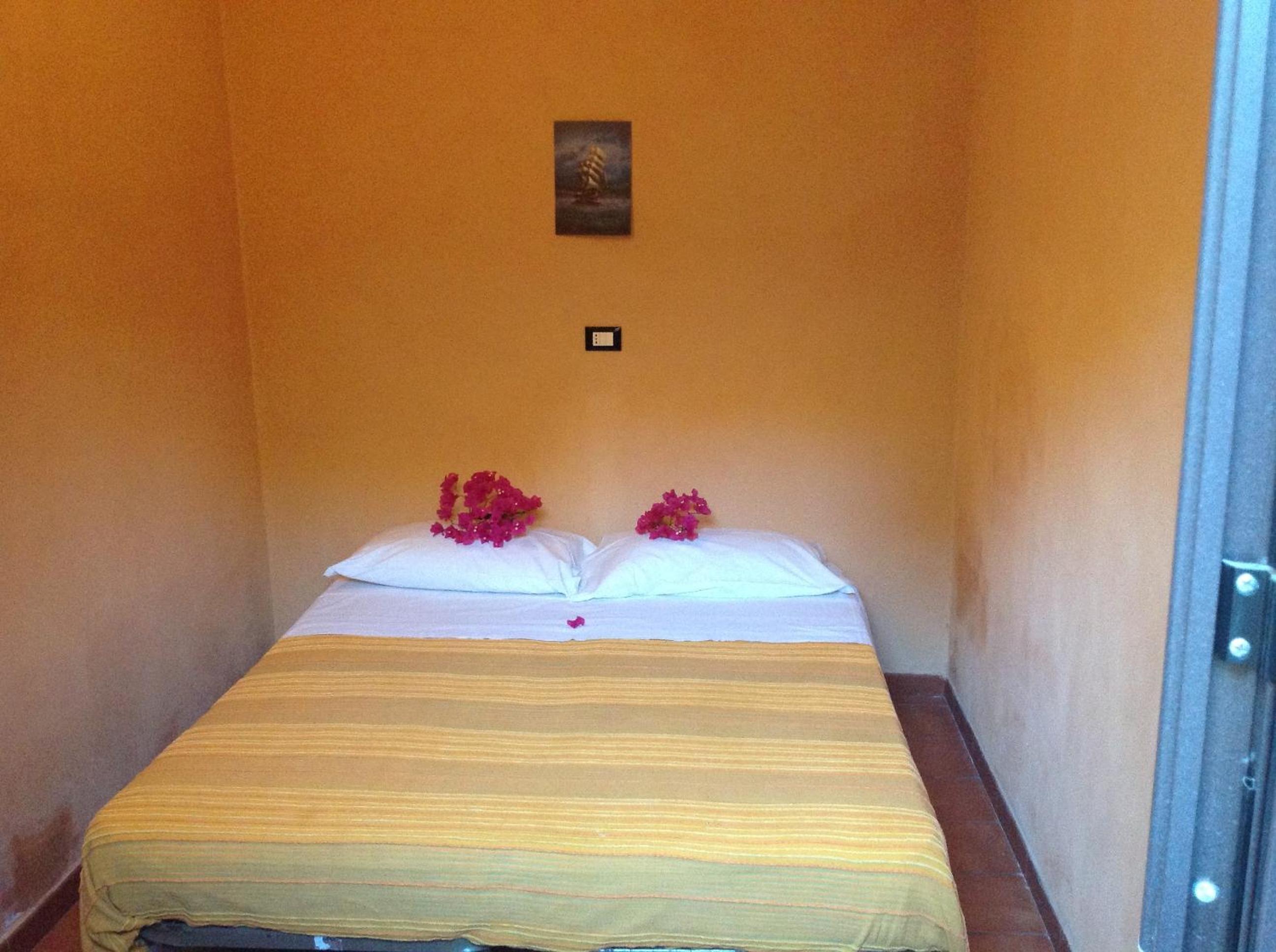 Two Connecting Double Rooms - Photo 4
