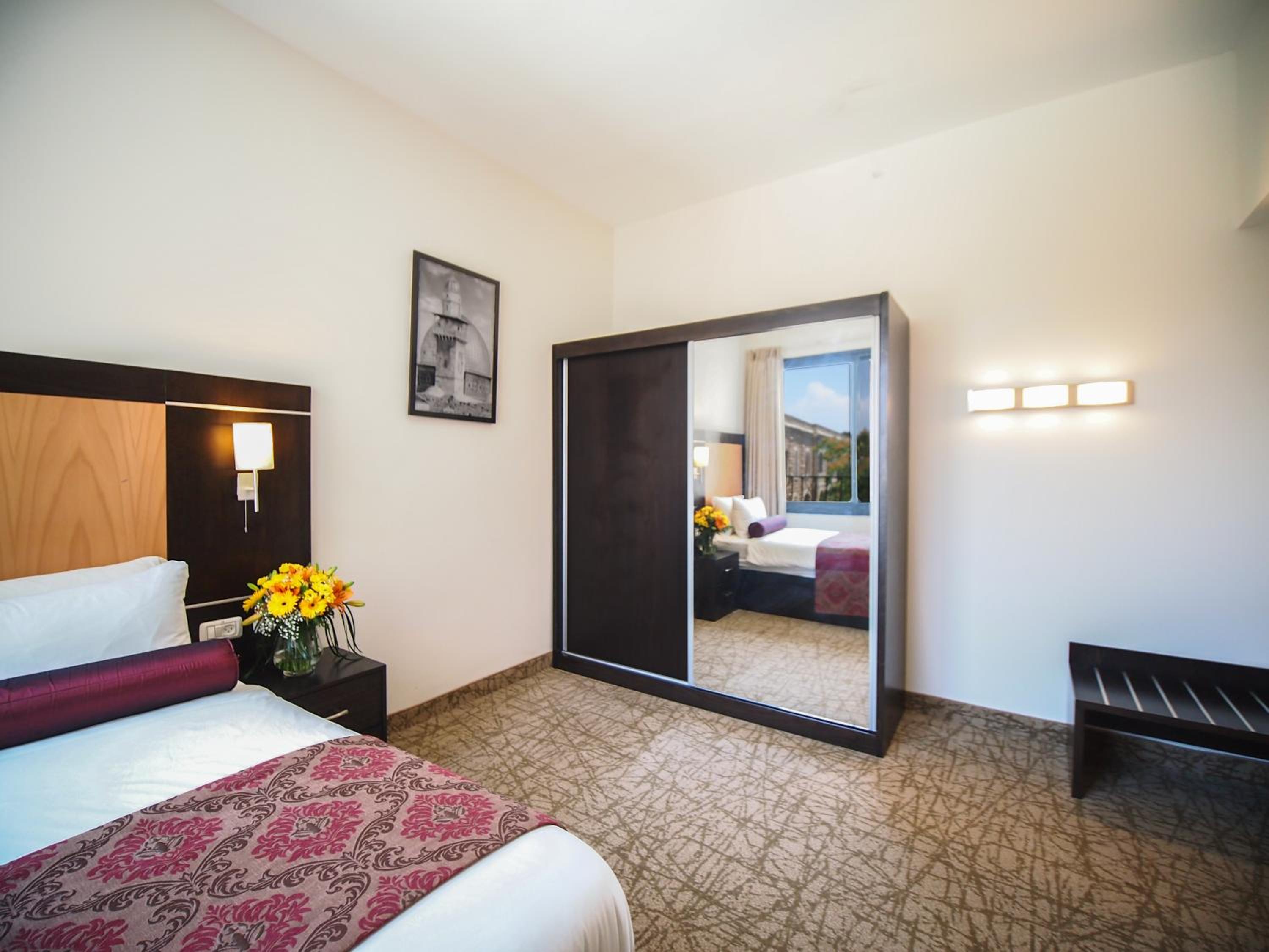 Standard Triple Room - Photo 1
