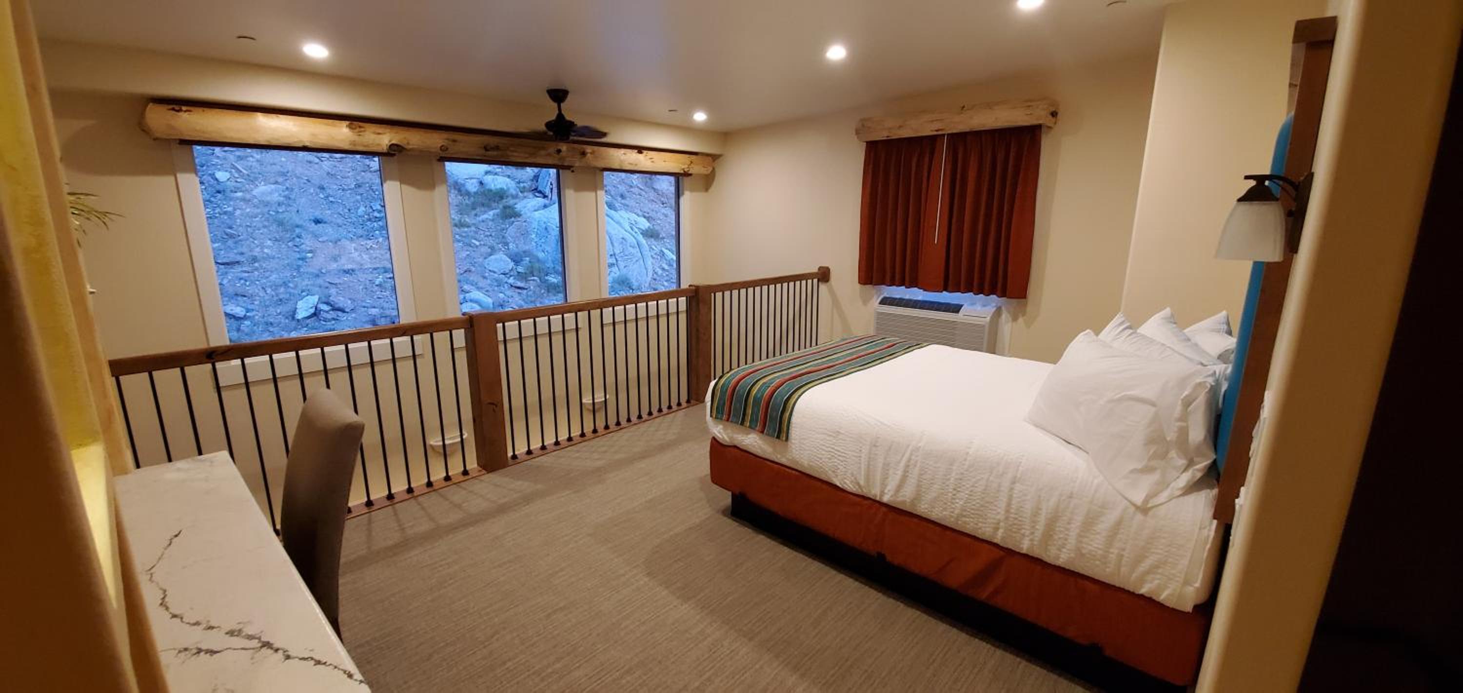 Deluxe Suite - Photo 1