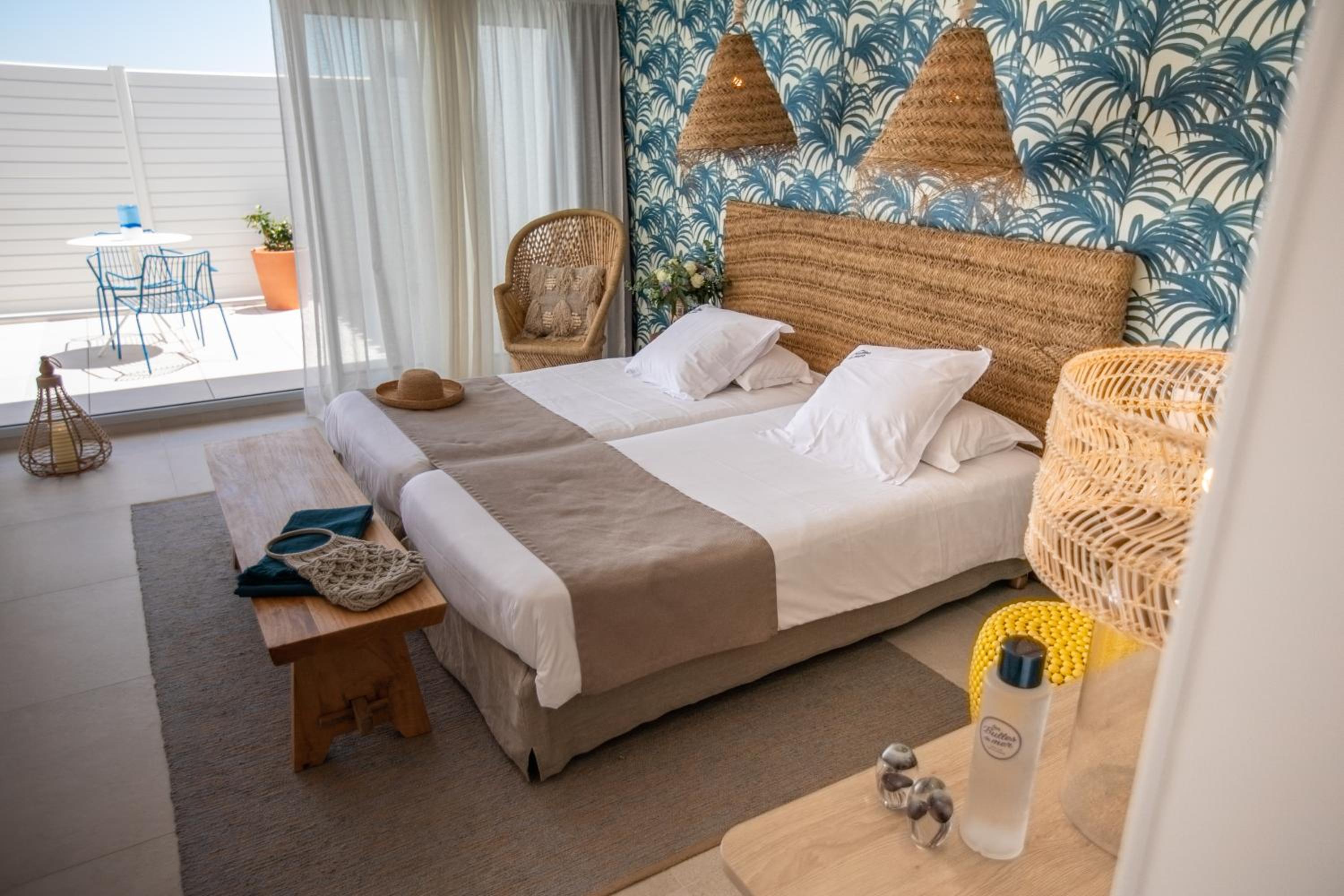 Deluxe Room - Photo 4