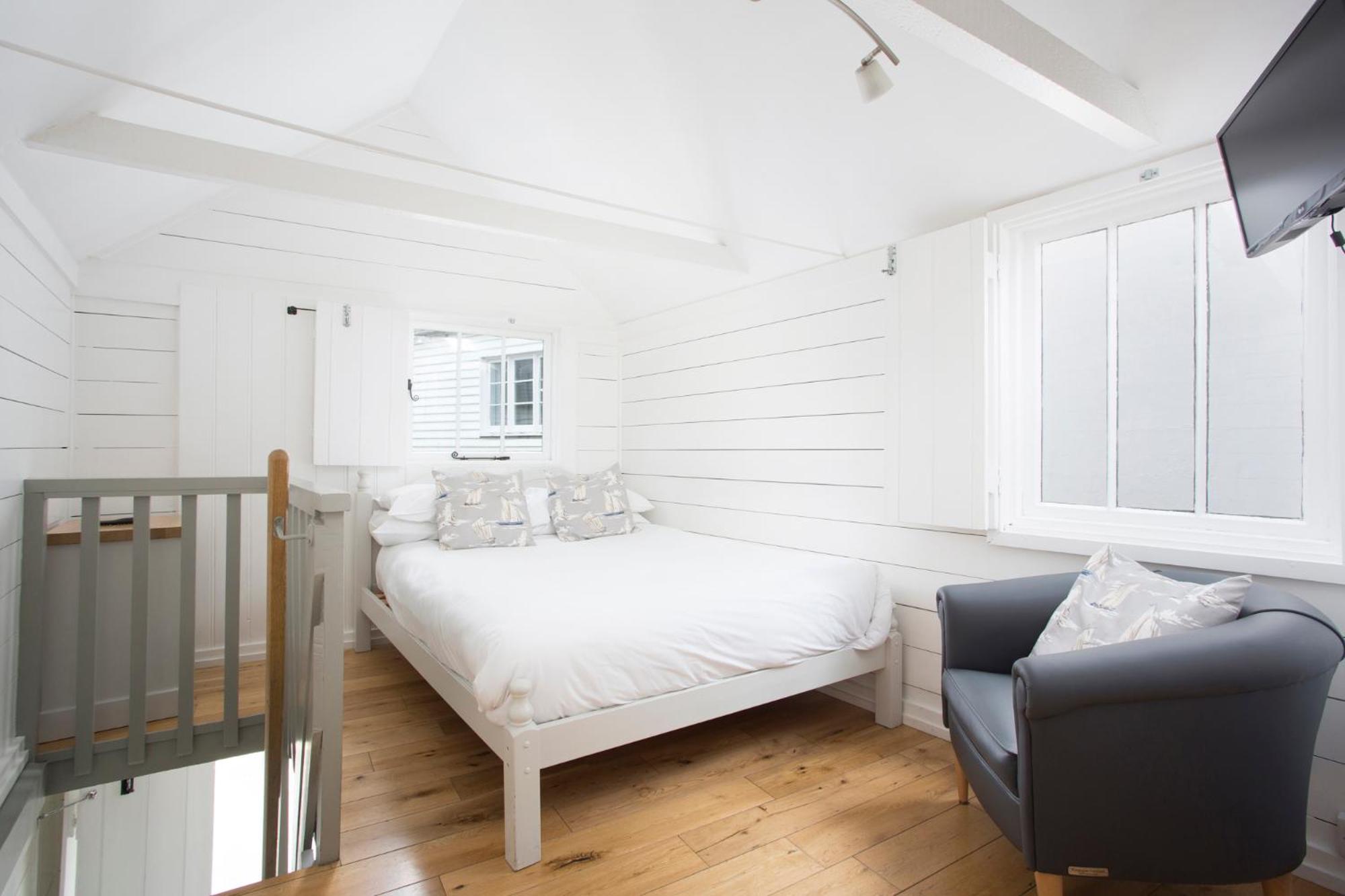Apartment - Photo 2