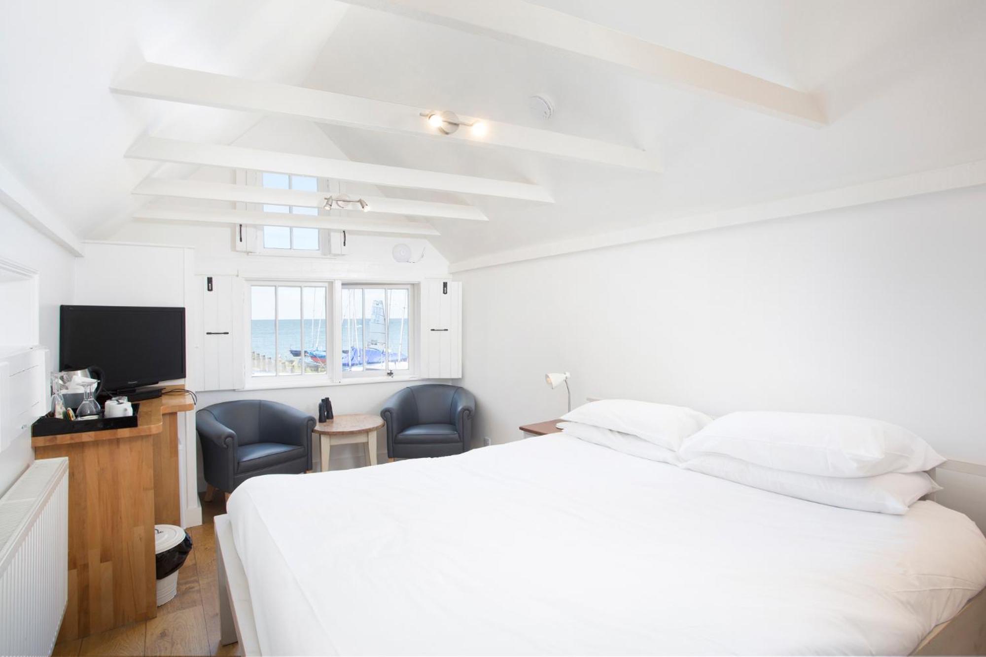 Apartment with Sea View - Photo 3