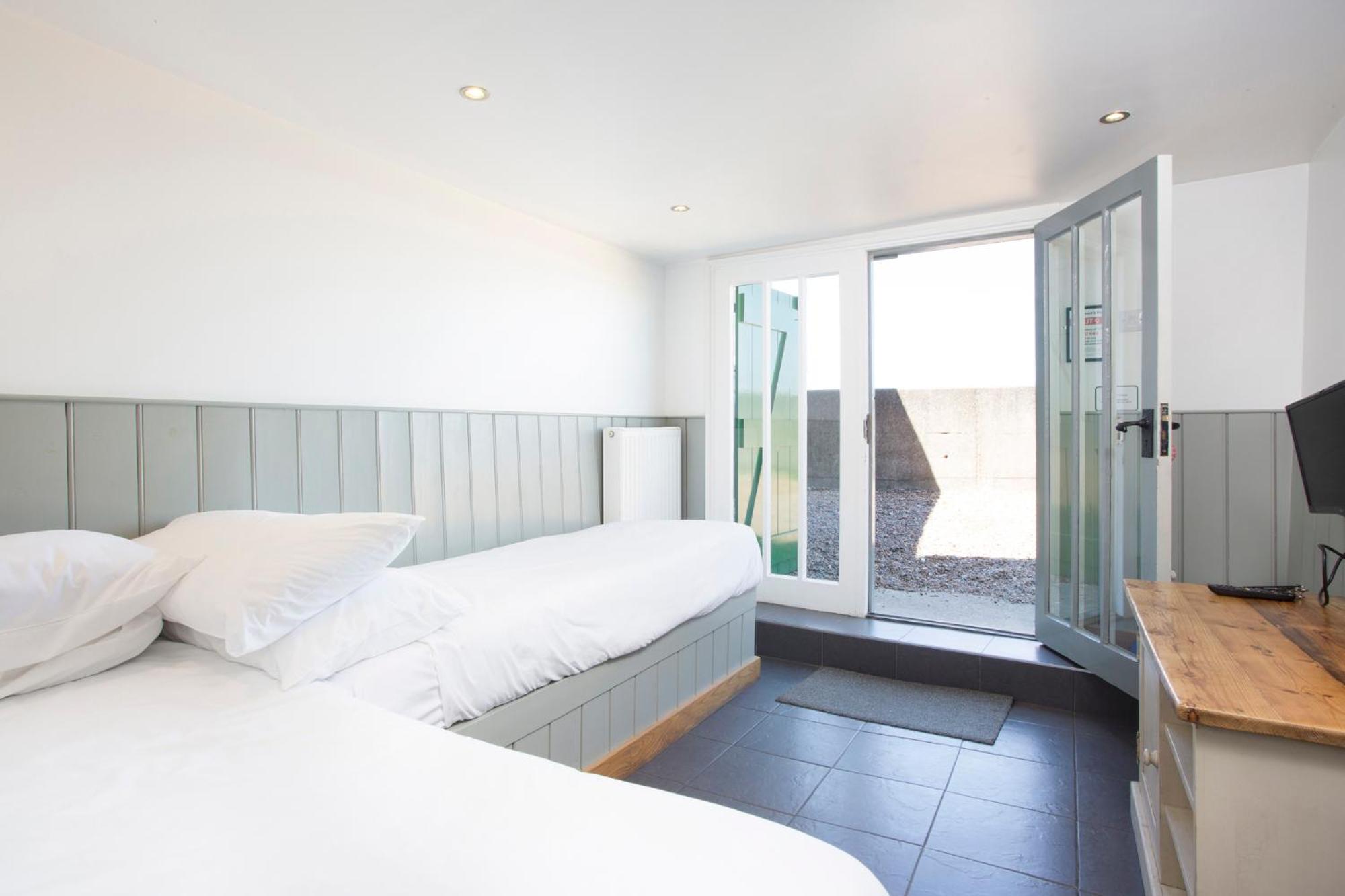 Apartment with Sea View - Photo 4