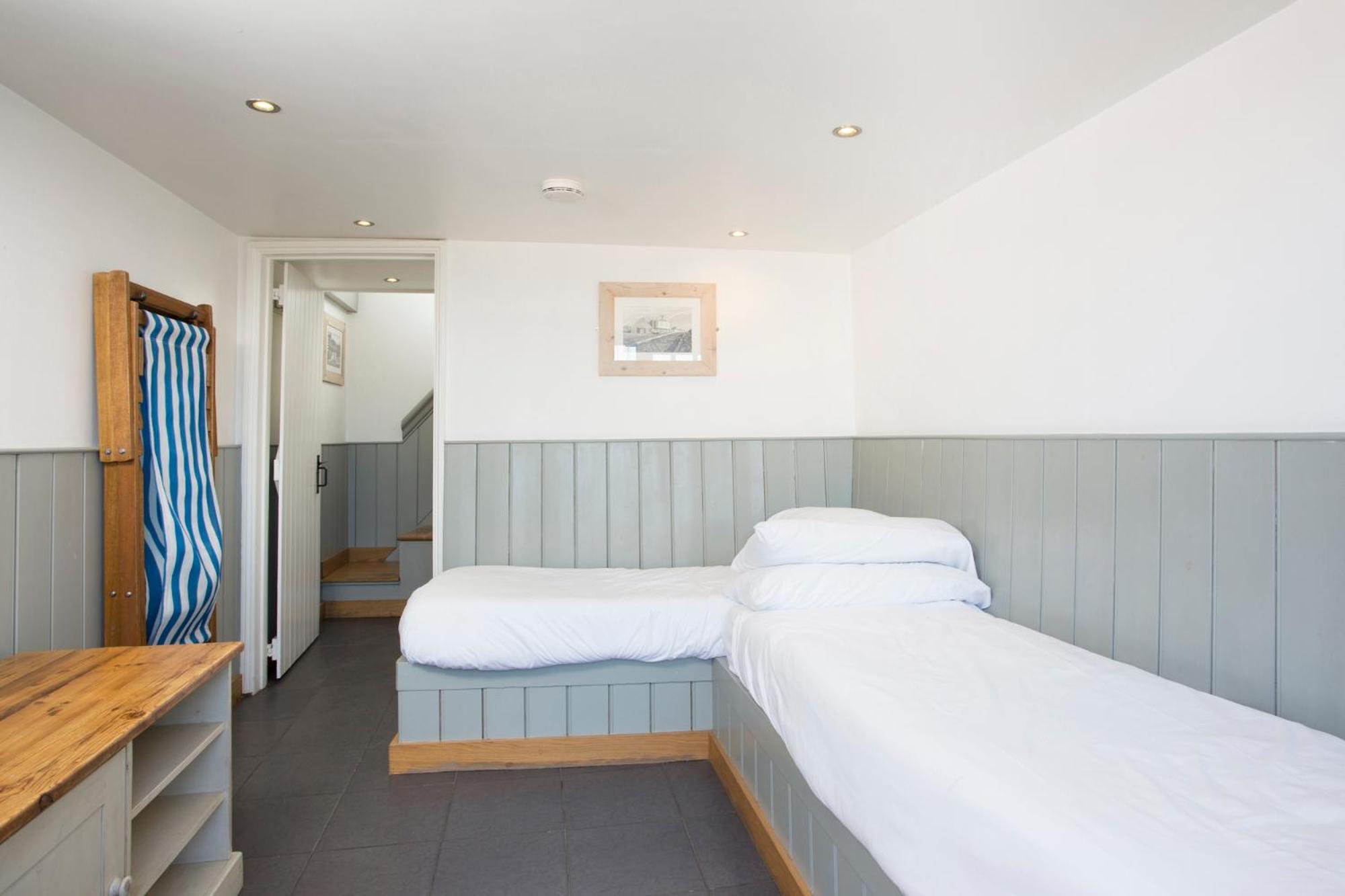 Apartment with Sea View - Photo 7