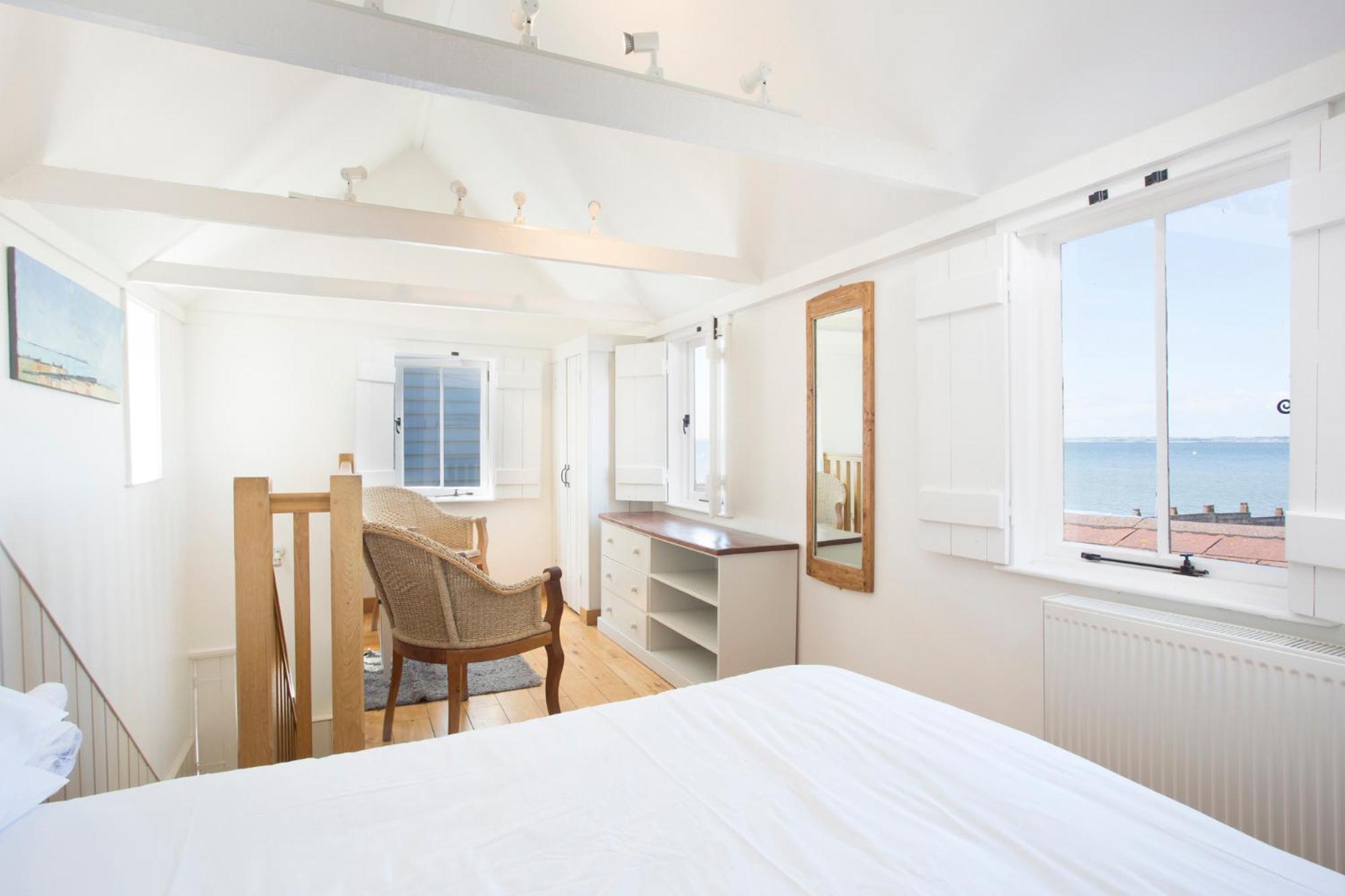 Family Room with Sea View - Photo 5
