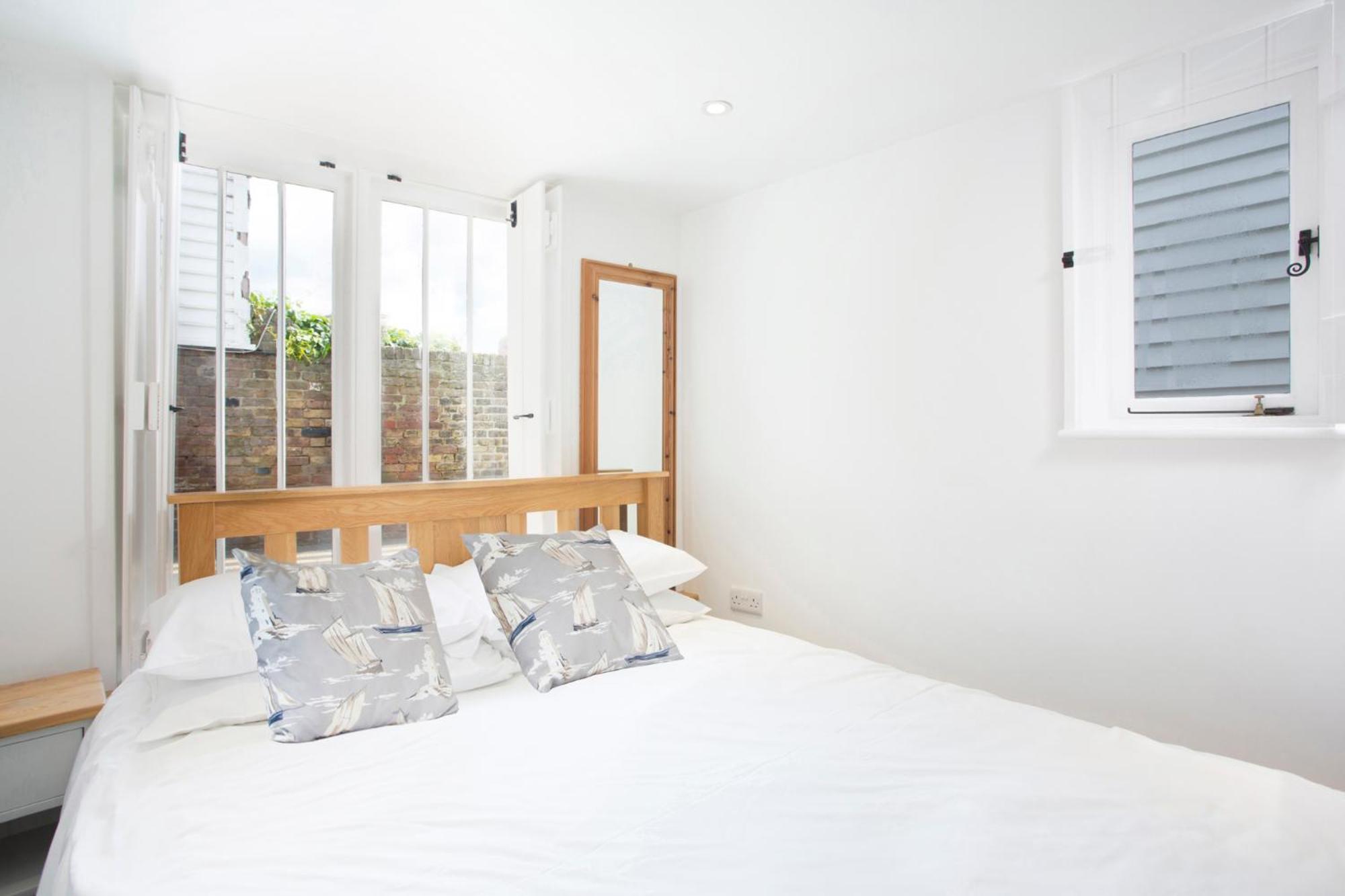 Family Room - Photo 1