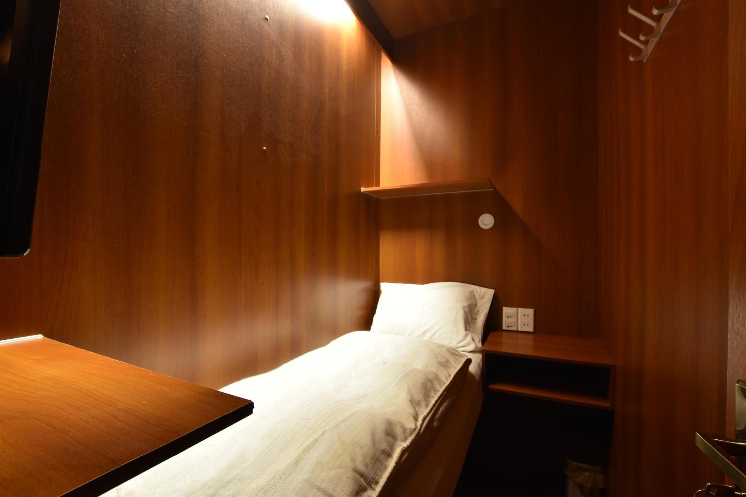 Single Capsule with Shared Bathroom