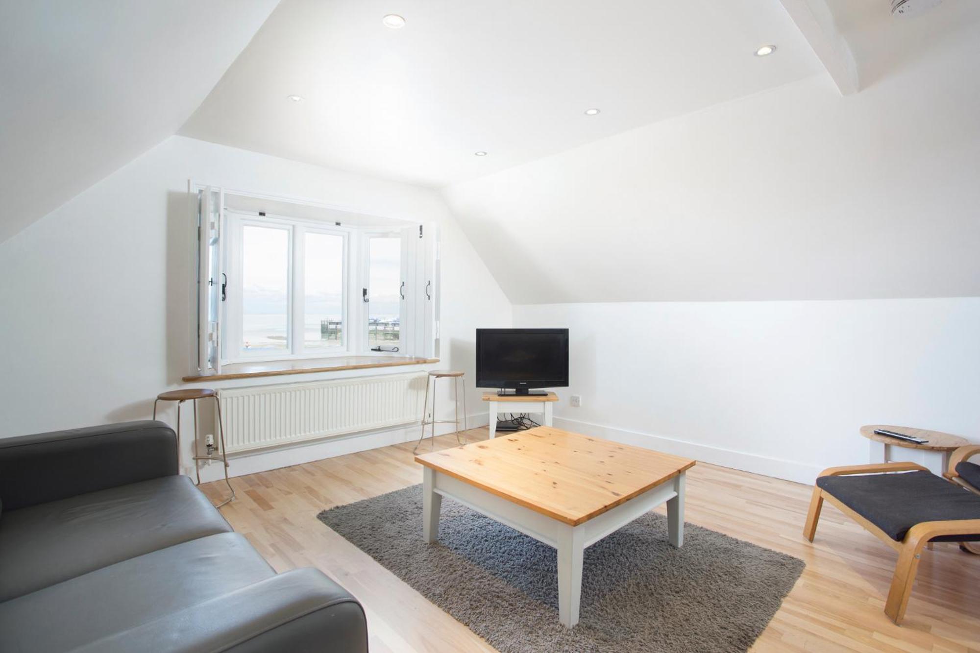 Family Room with Sea View photo 3