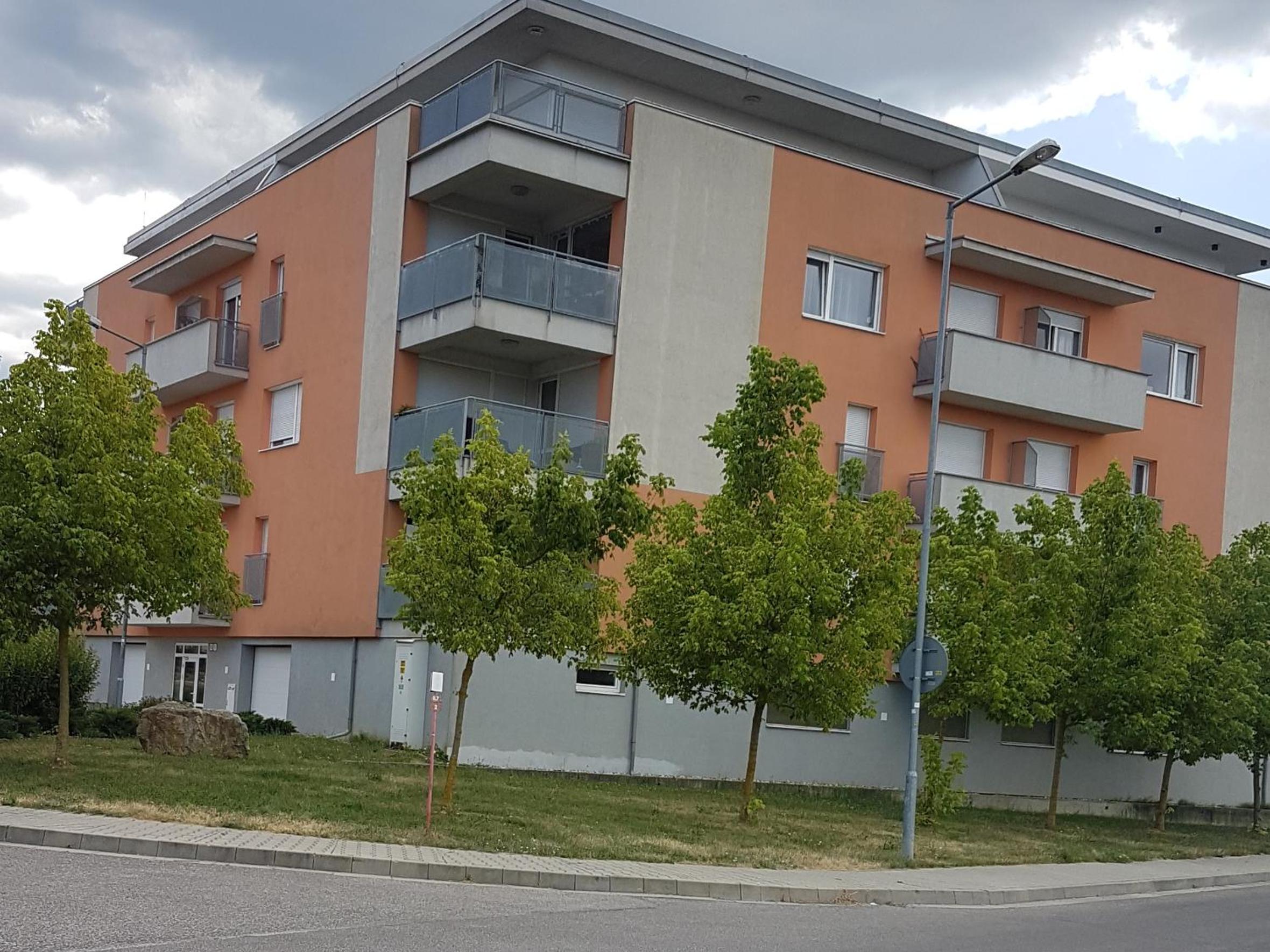 Two-Bedroom Apartment - Photo 3