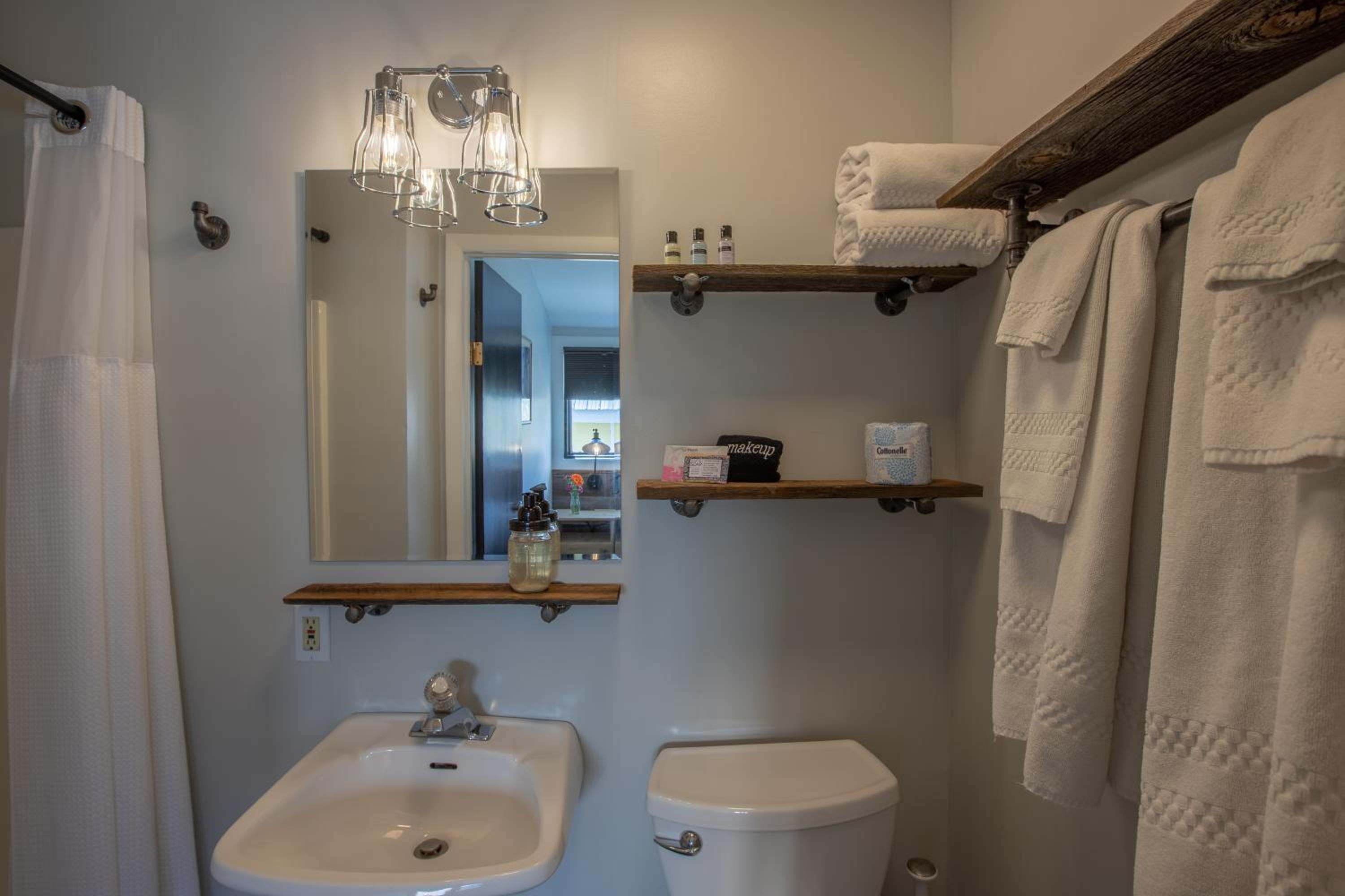 Queen Room with Mountain View photo 3
