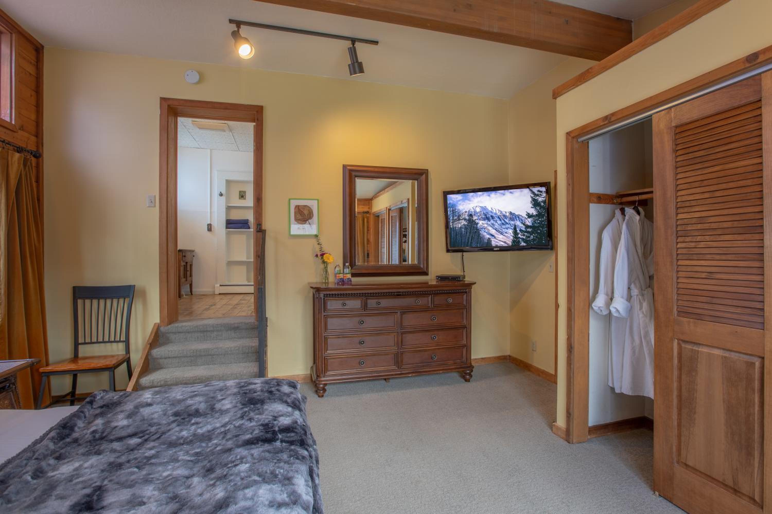 Deluxe King Room photo 2