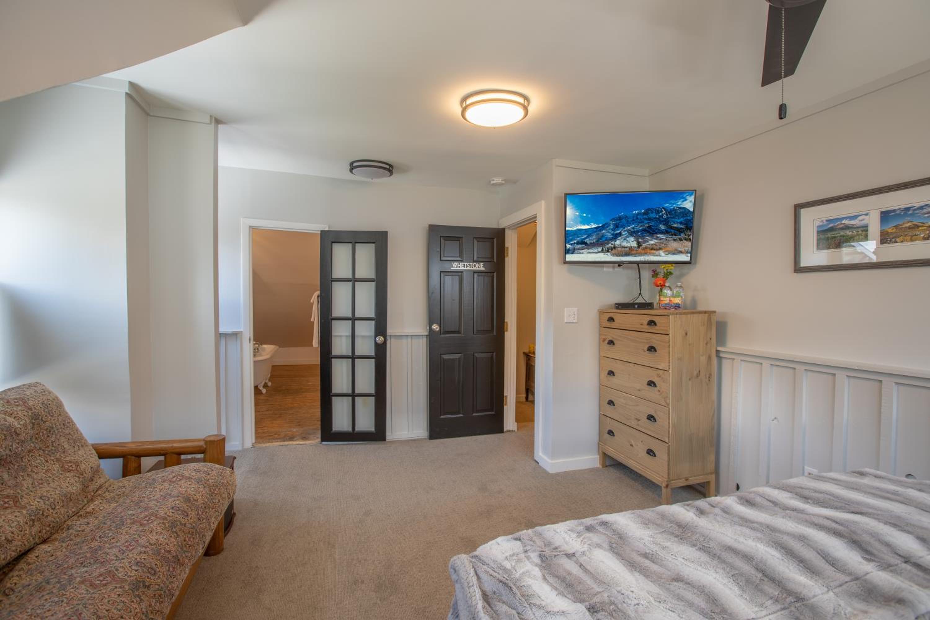 Queen Room with Balcony photo 1