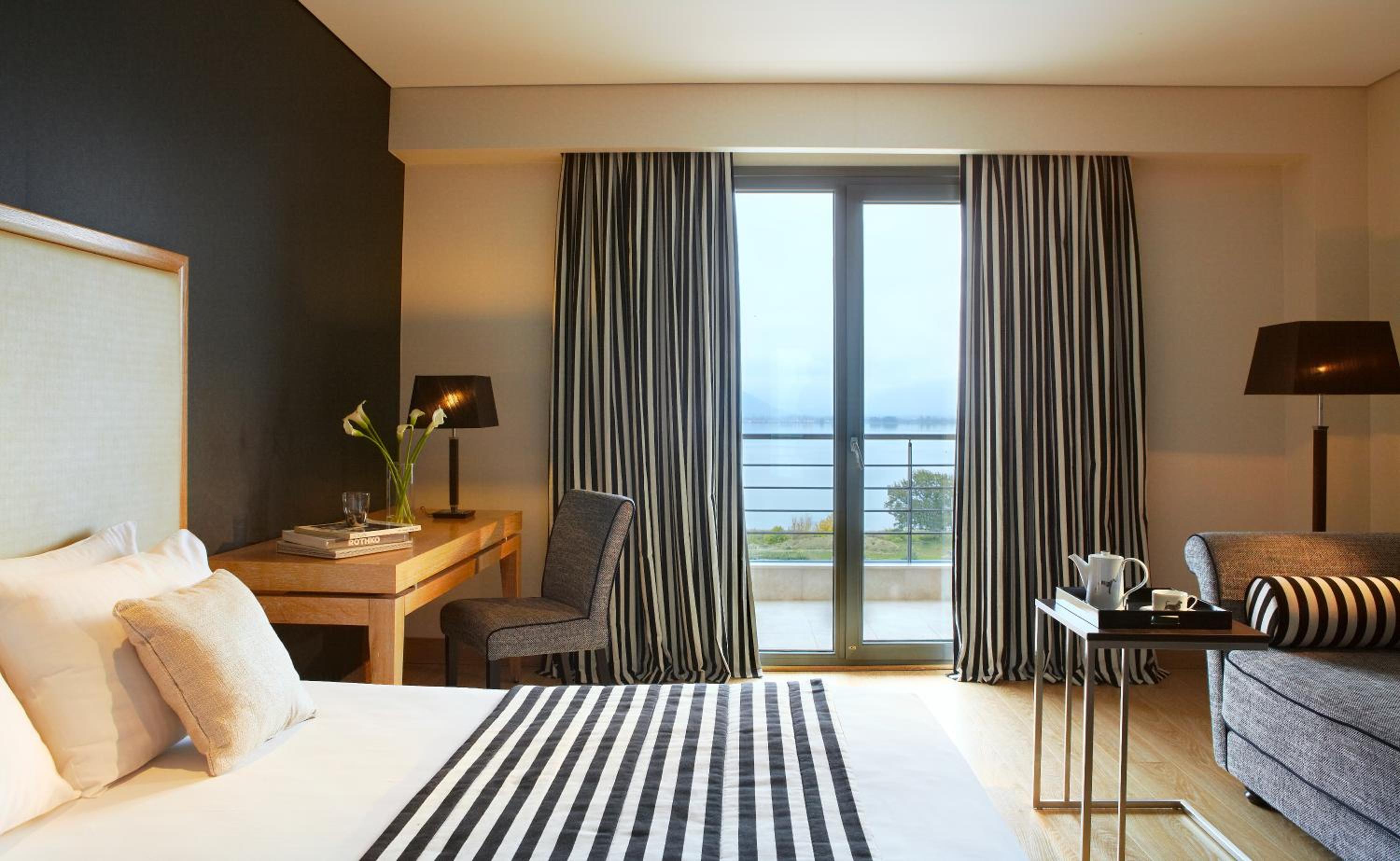 Junior Suite with Lake View photo 1