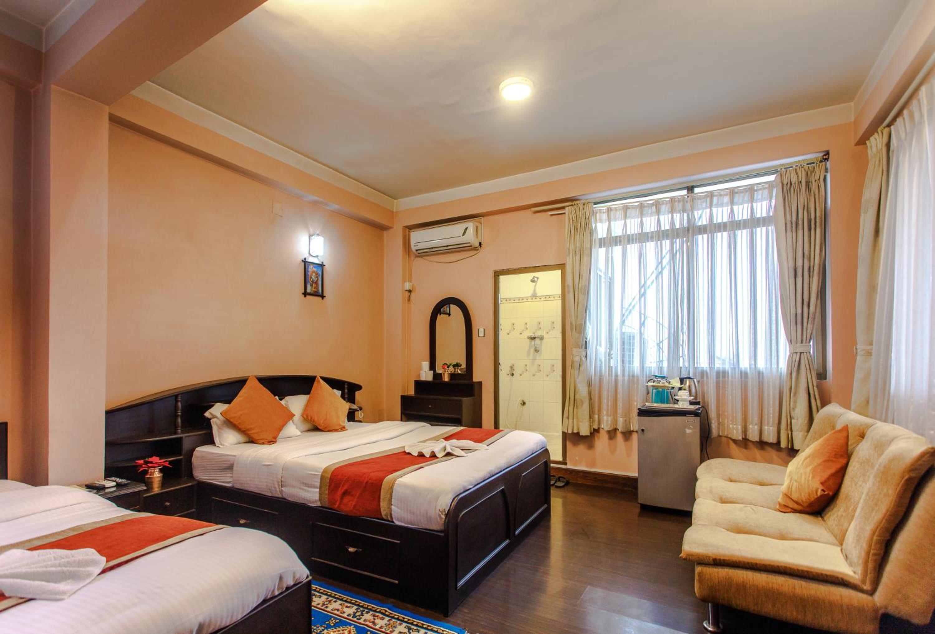 Deluxe Twin Room with 24-hour Check-in, photo 7
