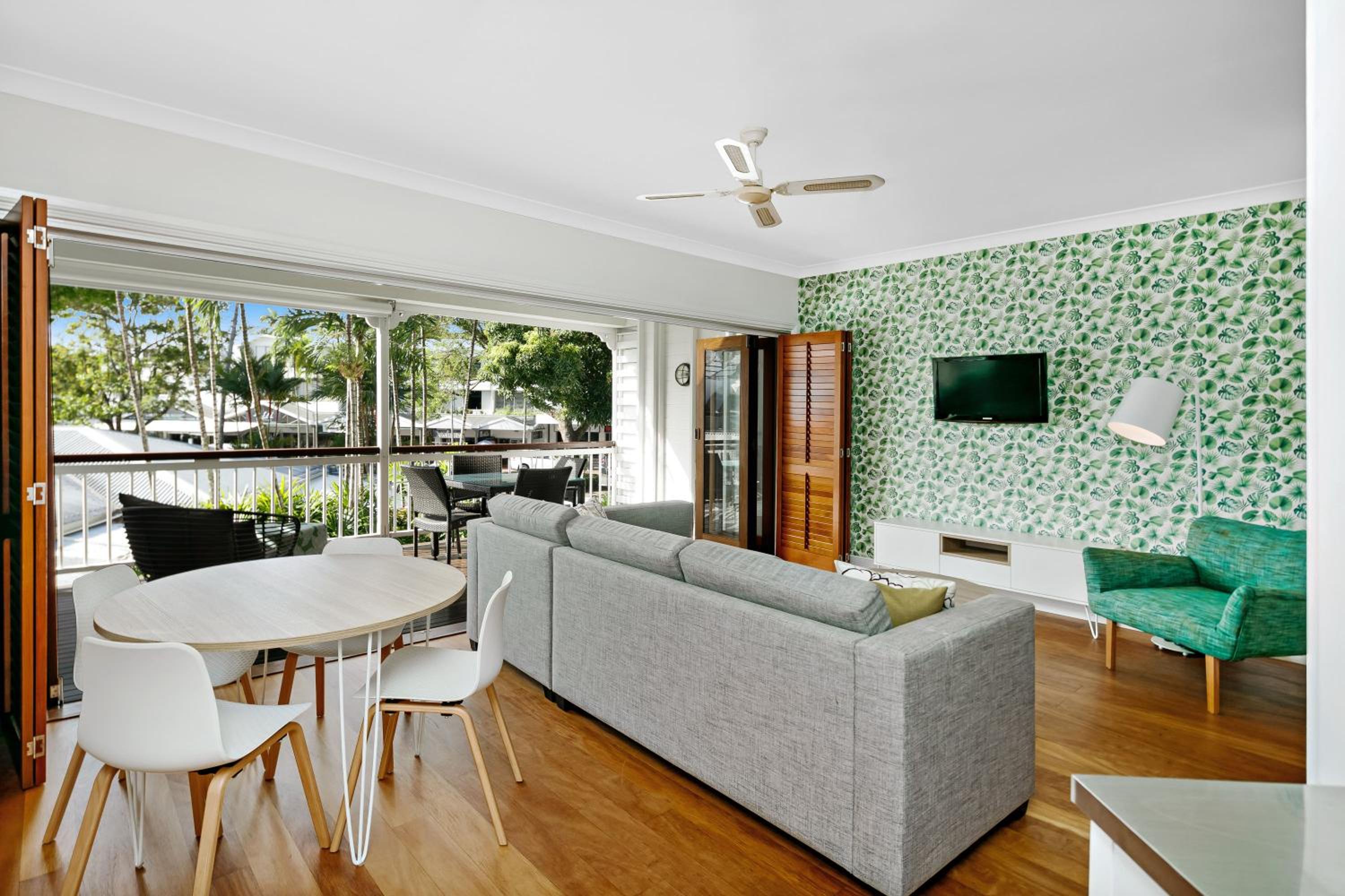 One-Bedroom Suite With Spa Bath - Photo 15