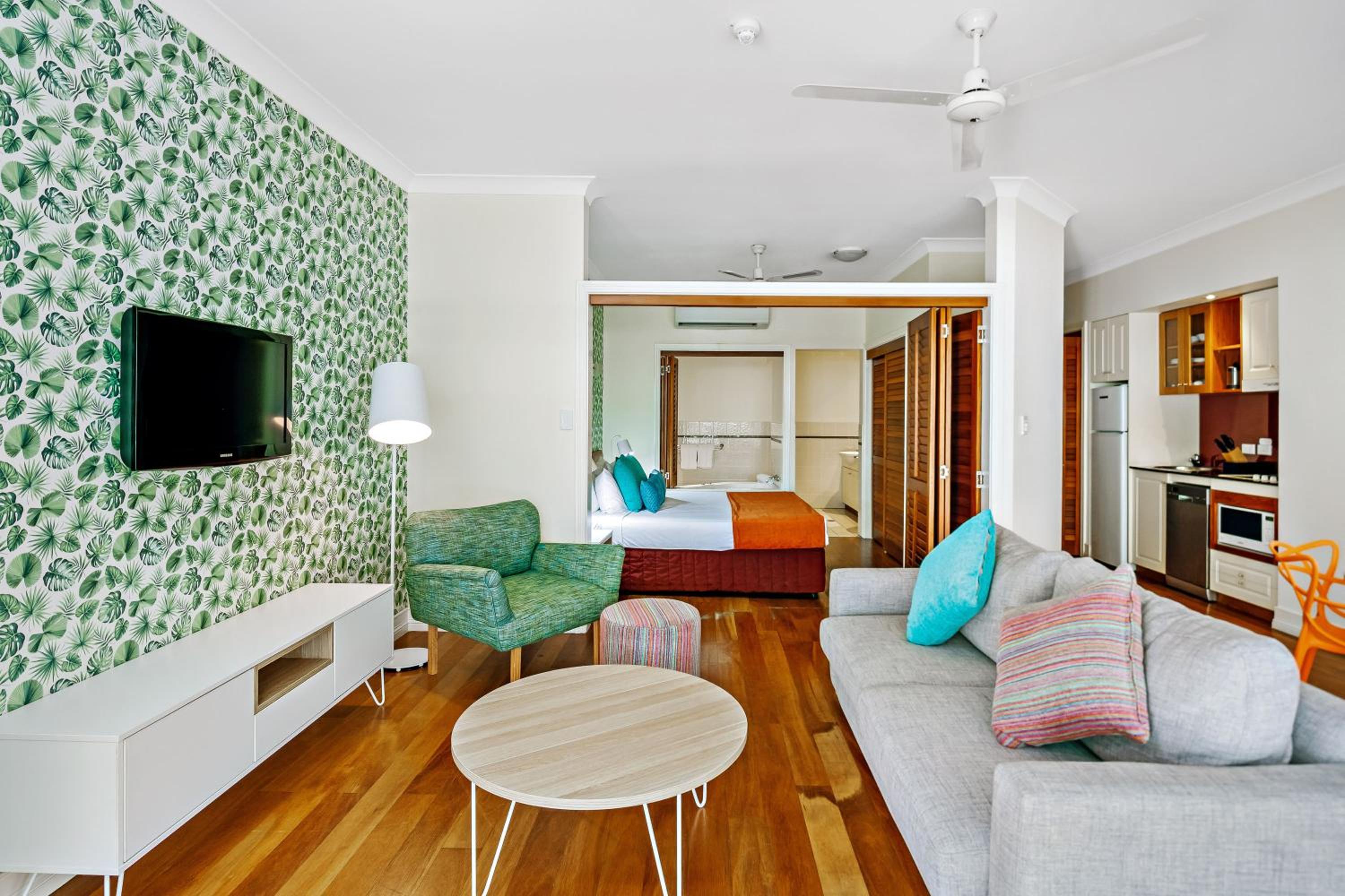 One-Bedroom Suite With Spa Bath - Photo 17