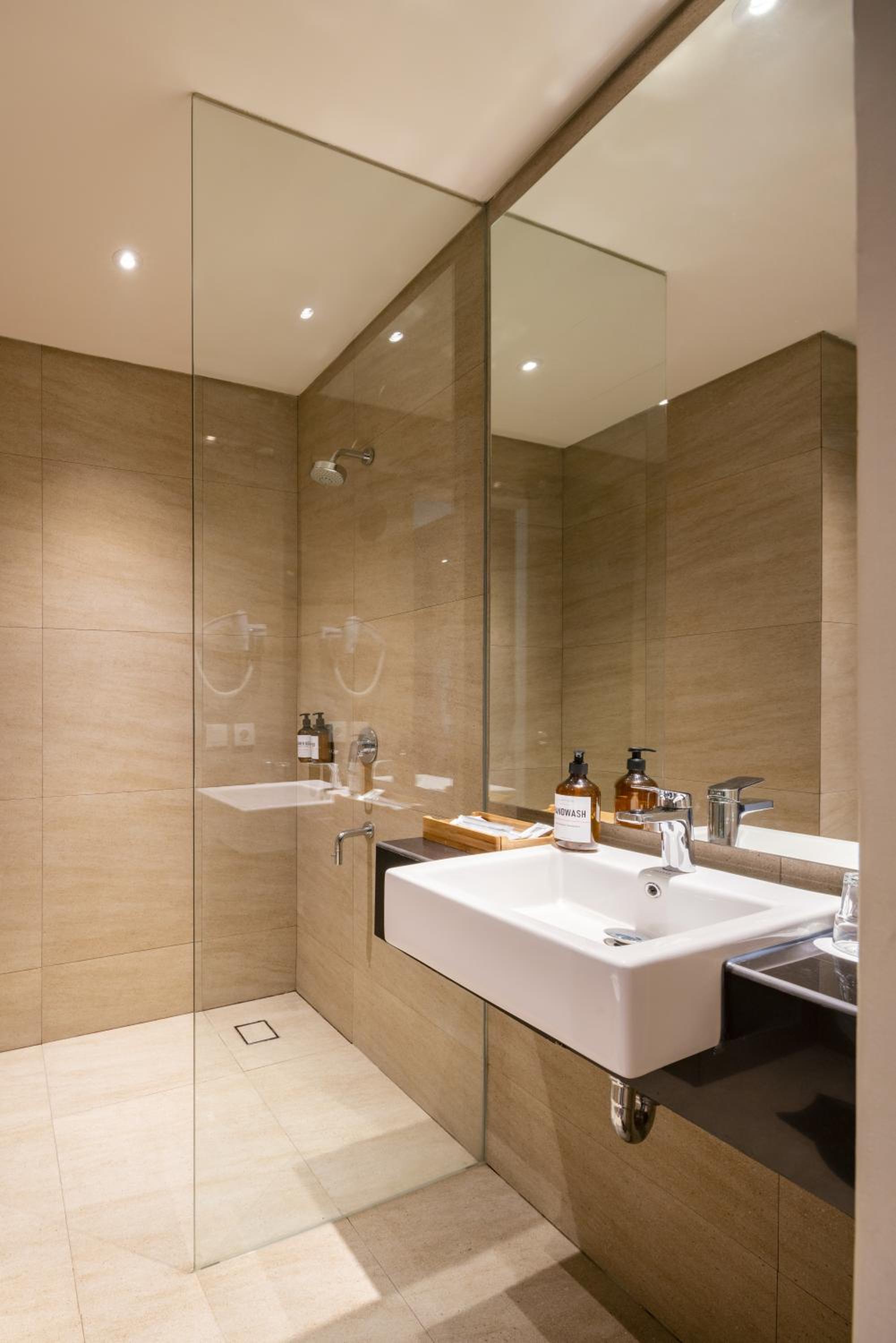 Deluxe Double or Twin Room - Photo 3