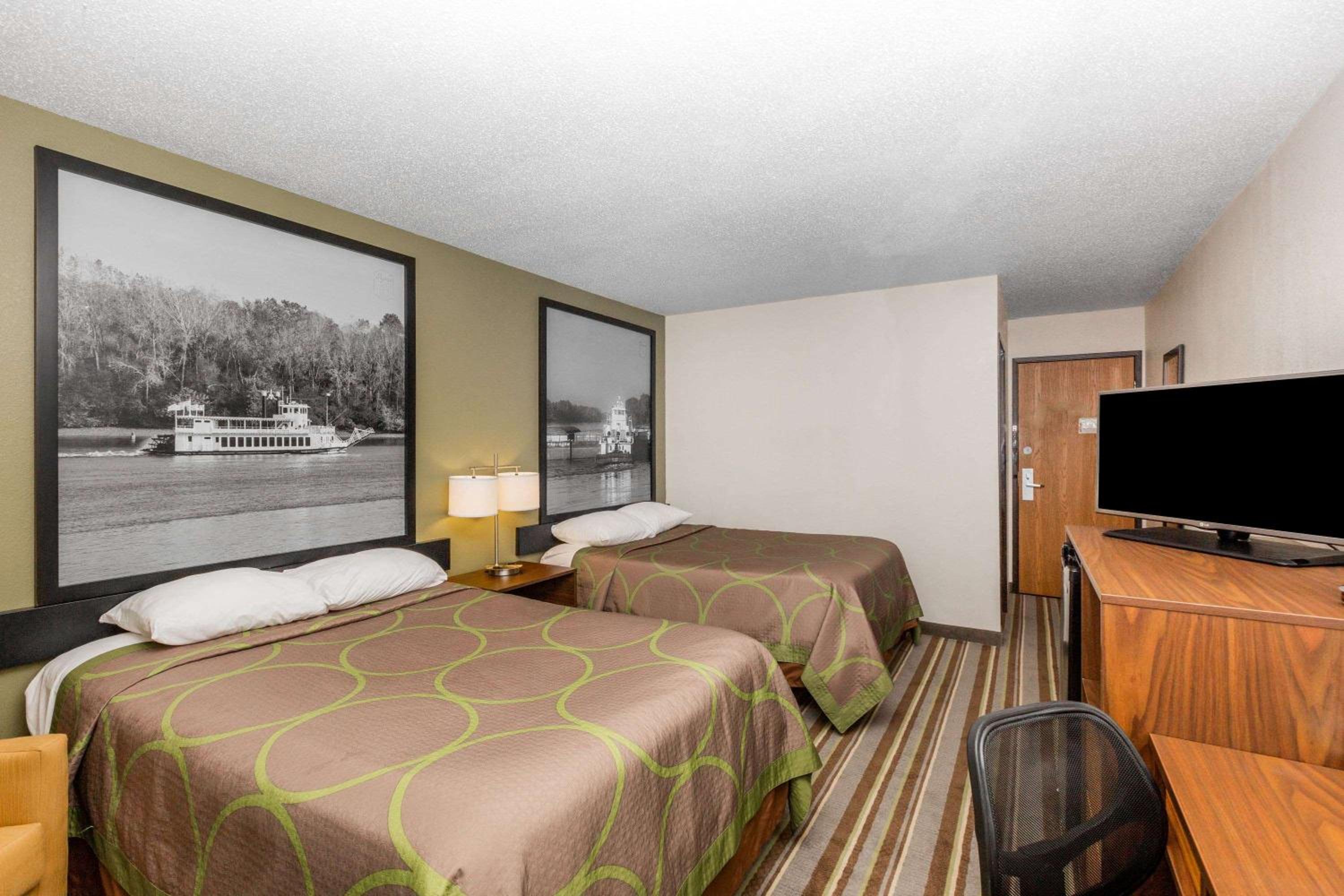 Deluxe Double Room with Two Double Beds - Non-Smoking - Photo 2