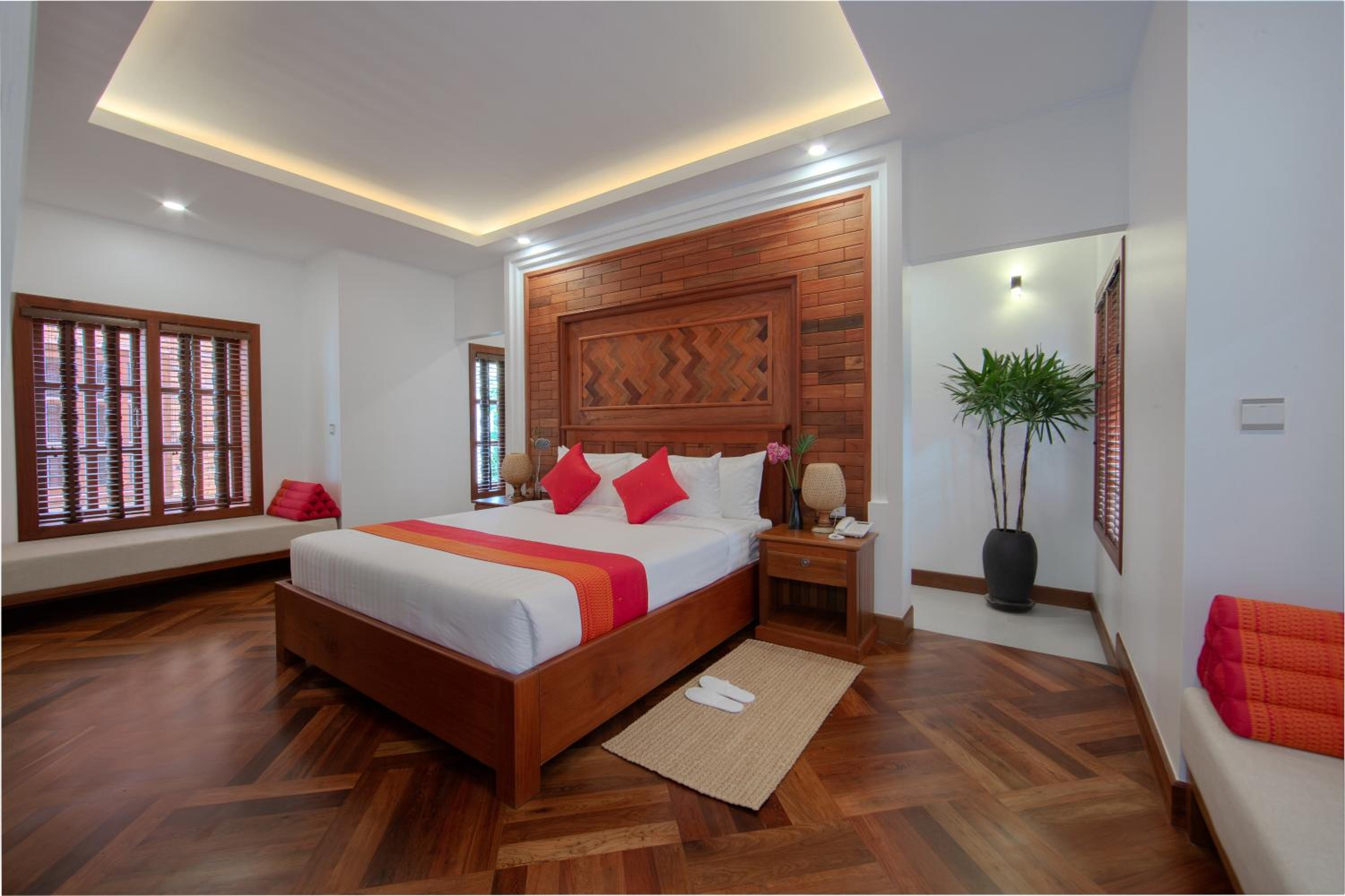 Suite with Pool Access - Photo 2