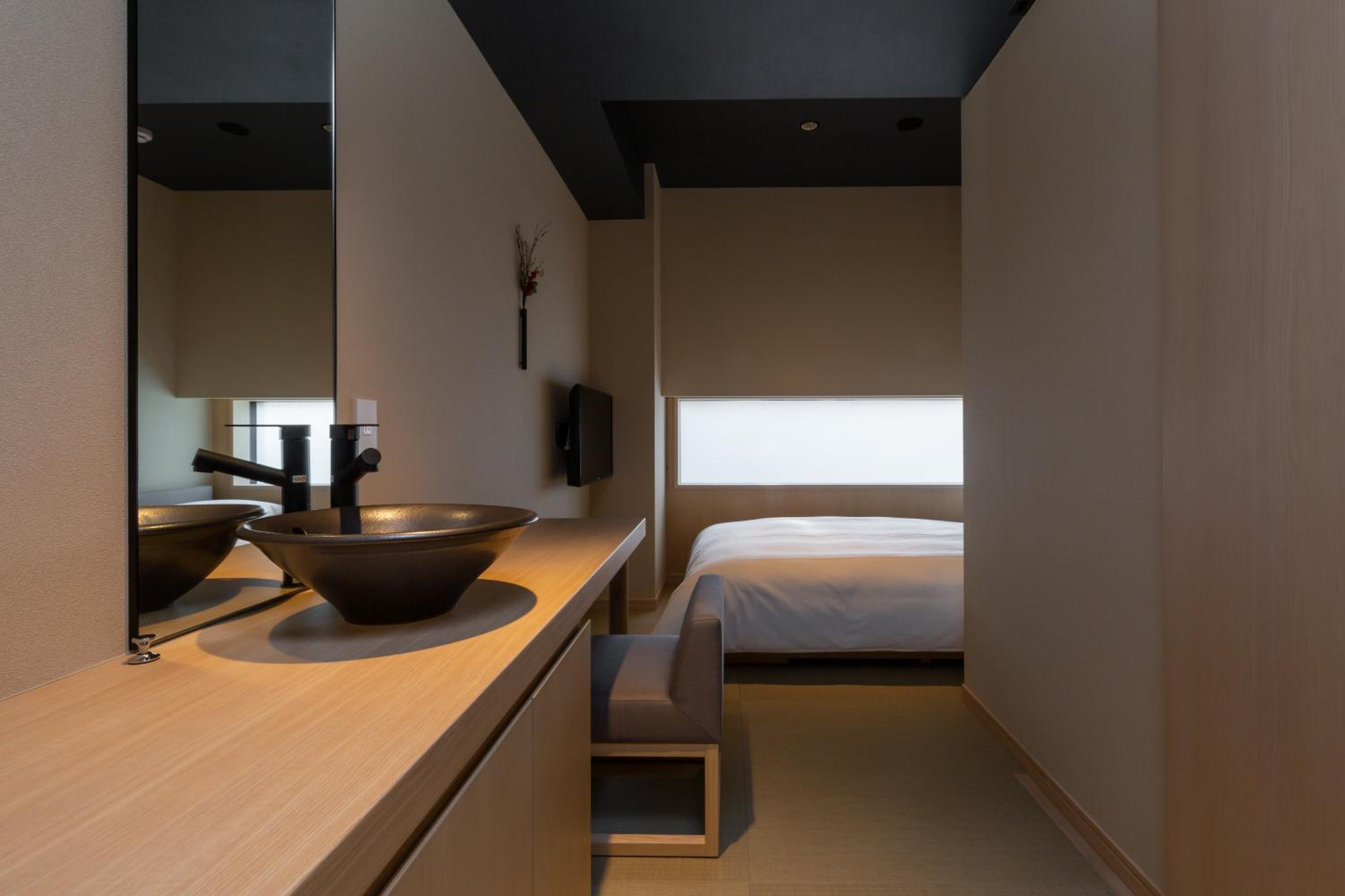 Double Room with Small Double Bed - Non-Smoking photo 2