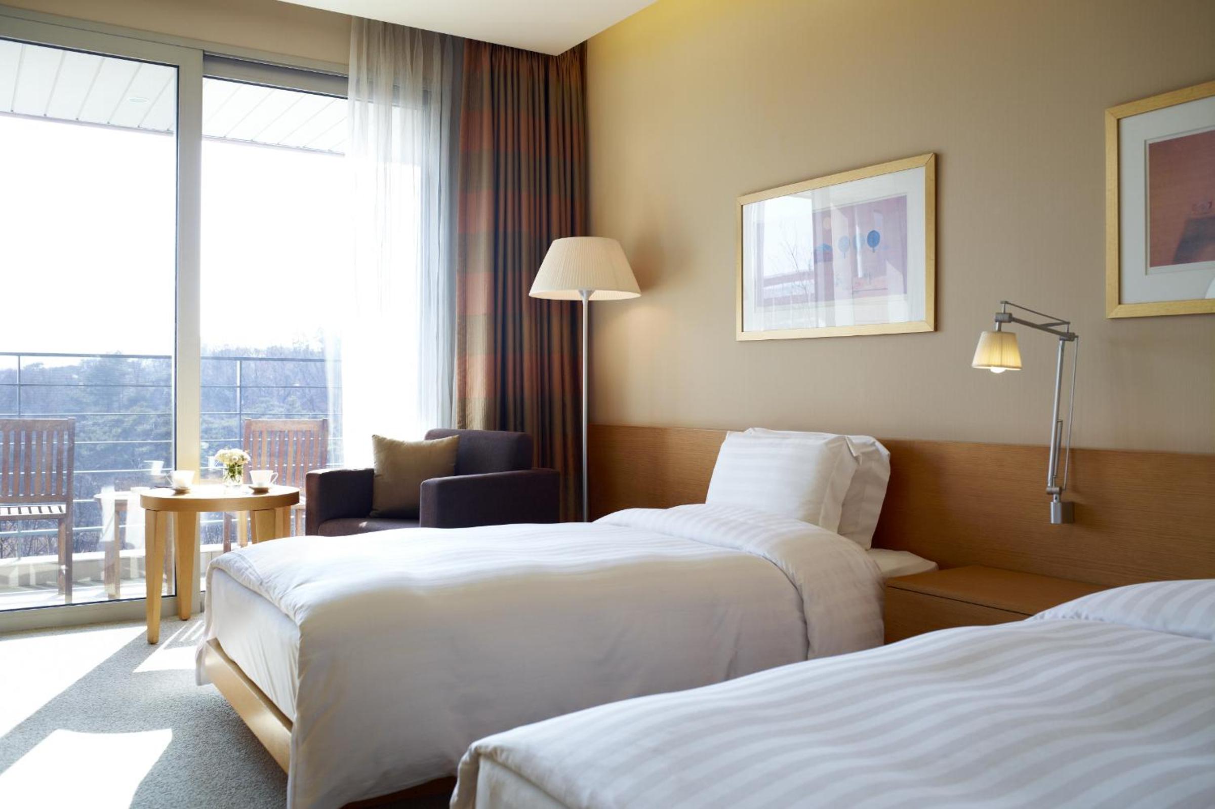 Superior Twin Room with Breakfast with Access to Sauna, Pool, Fitness photo 1