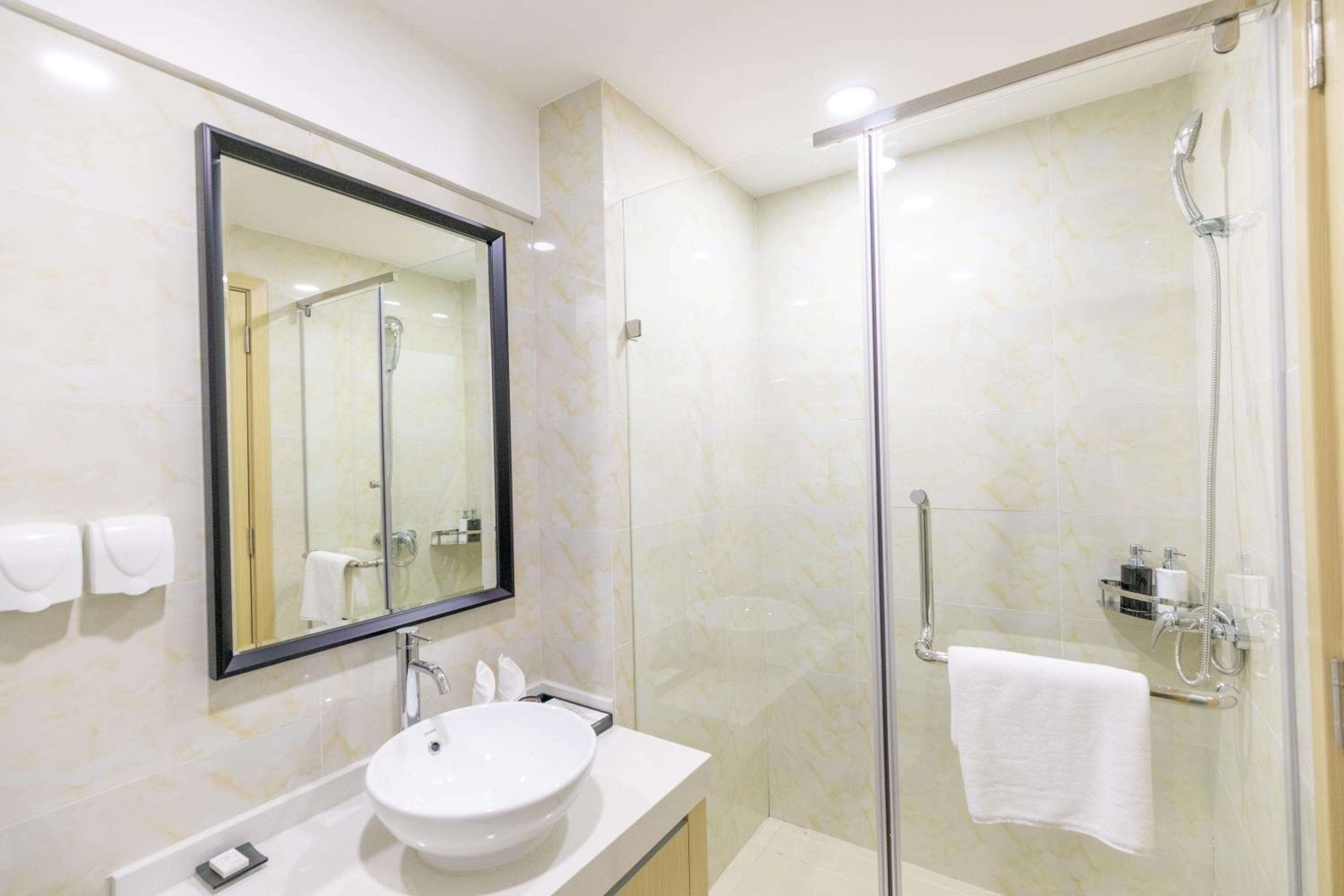 Mainland Chinese Citizens - Double Or Twin Room With Balcony - Photo 5