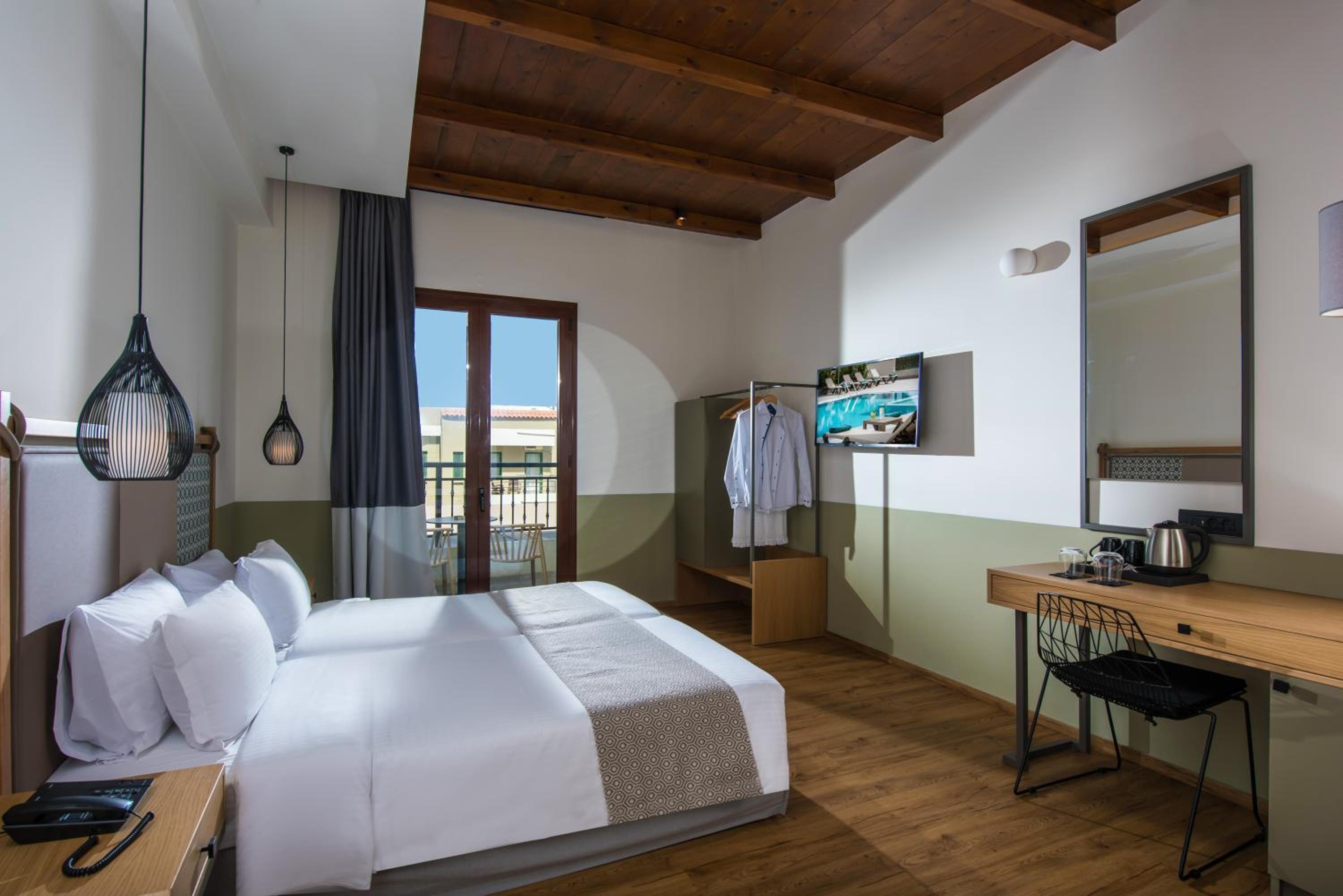 Standard Double Room - Photo 7